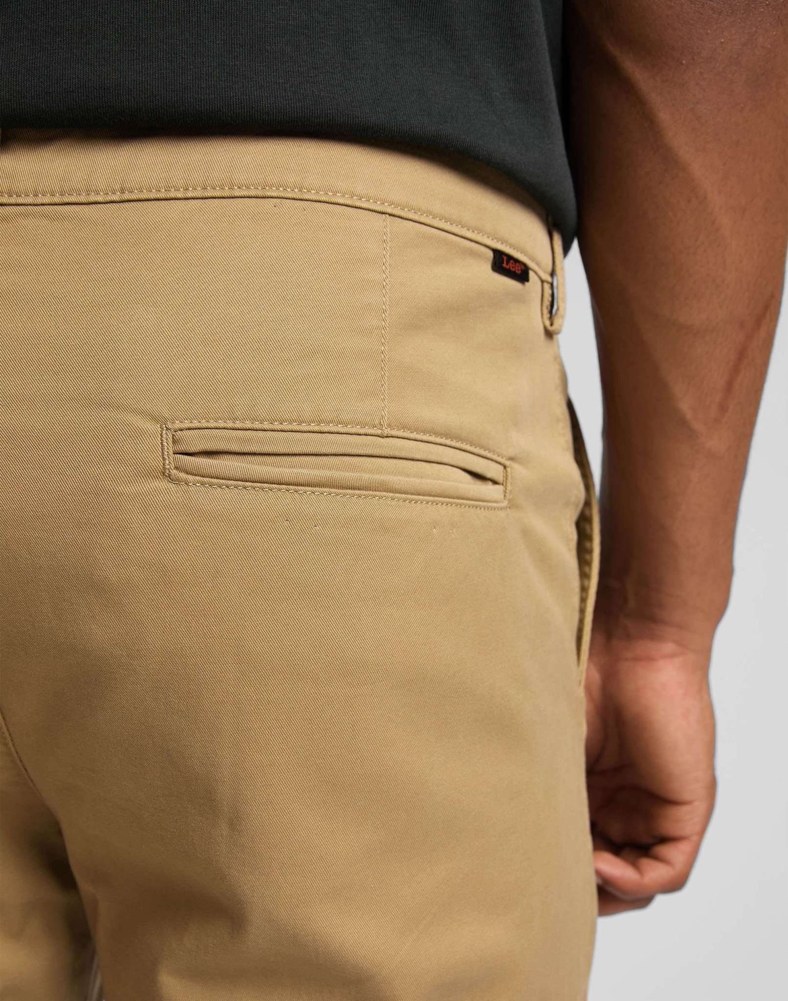 Pantaloni slim chino in argilla Lee