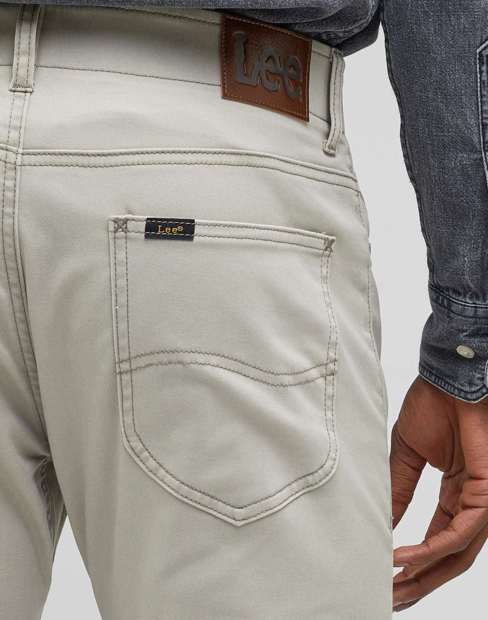 Pantaloni slim fit MVP in funghi Lee