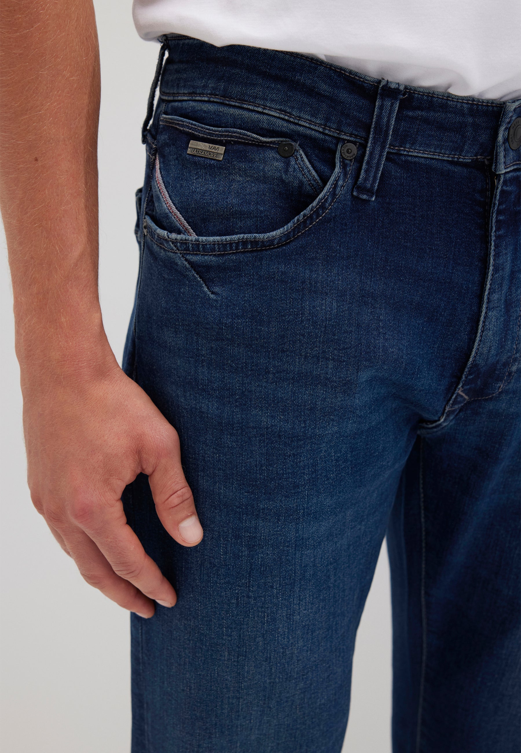 Marcus in Jeans Ultra Move spazzolato scuro Mavi