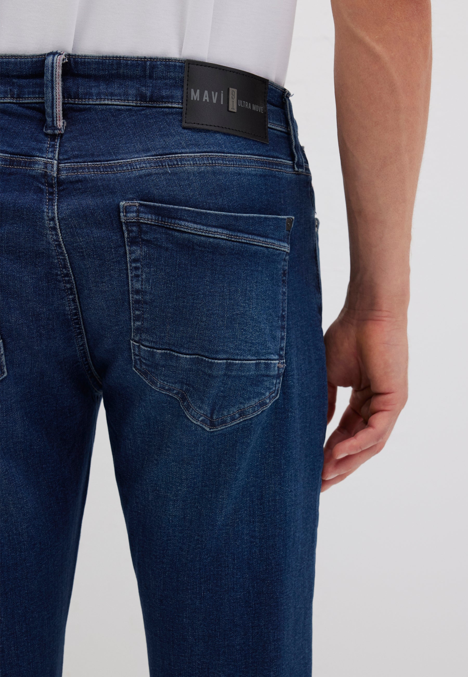 Marcus in Jeans Ultra Move spazzolato scuro Mavi