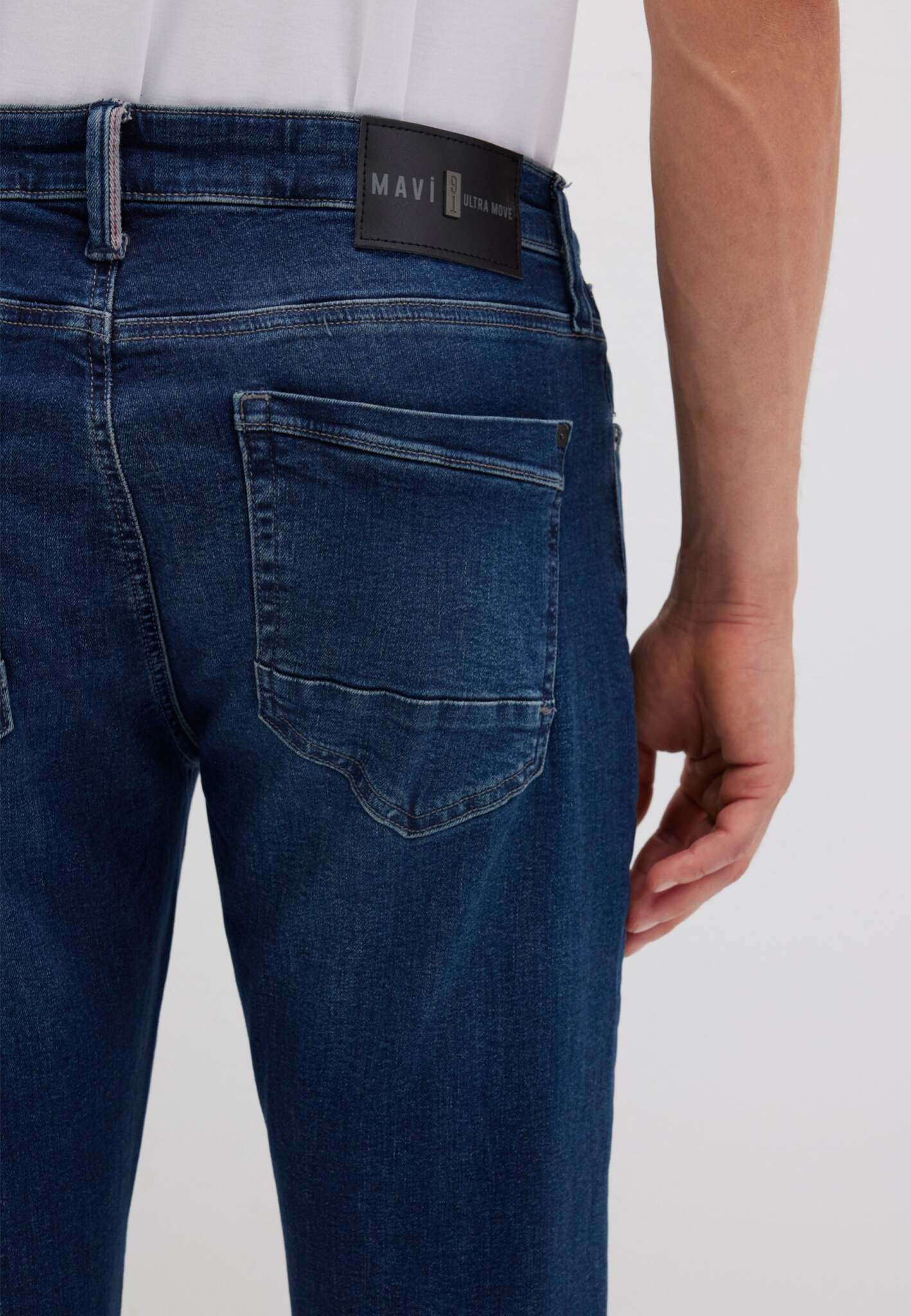 Marcus in Jeans Ultra Move spazzolato scuro Mavi