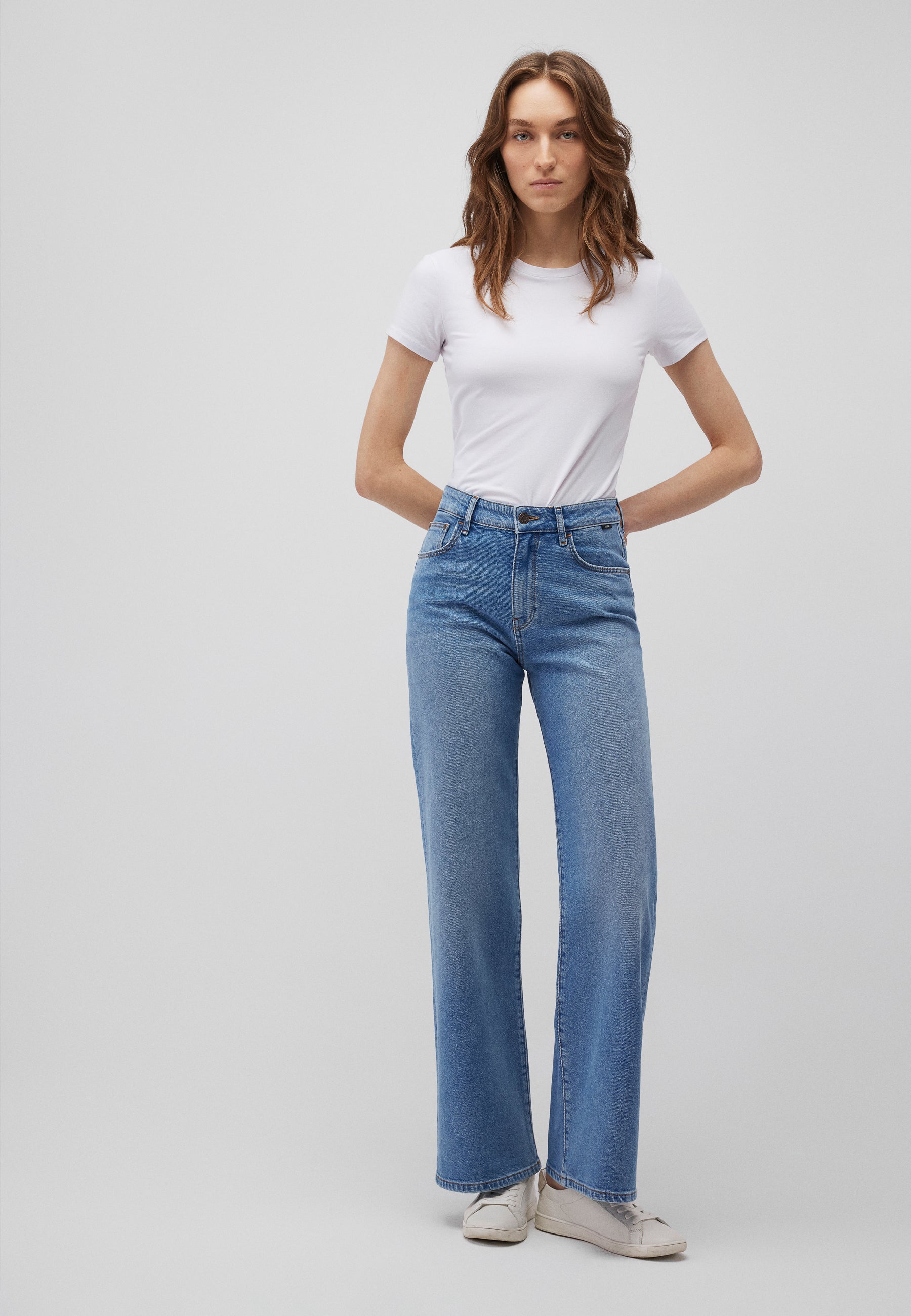 Malibu in Mid Indigo Spazzolato 90s Jeans Mavi