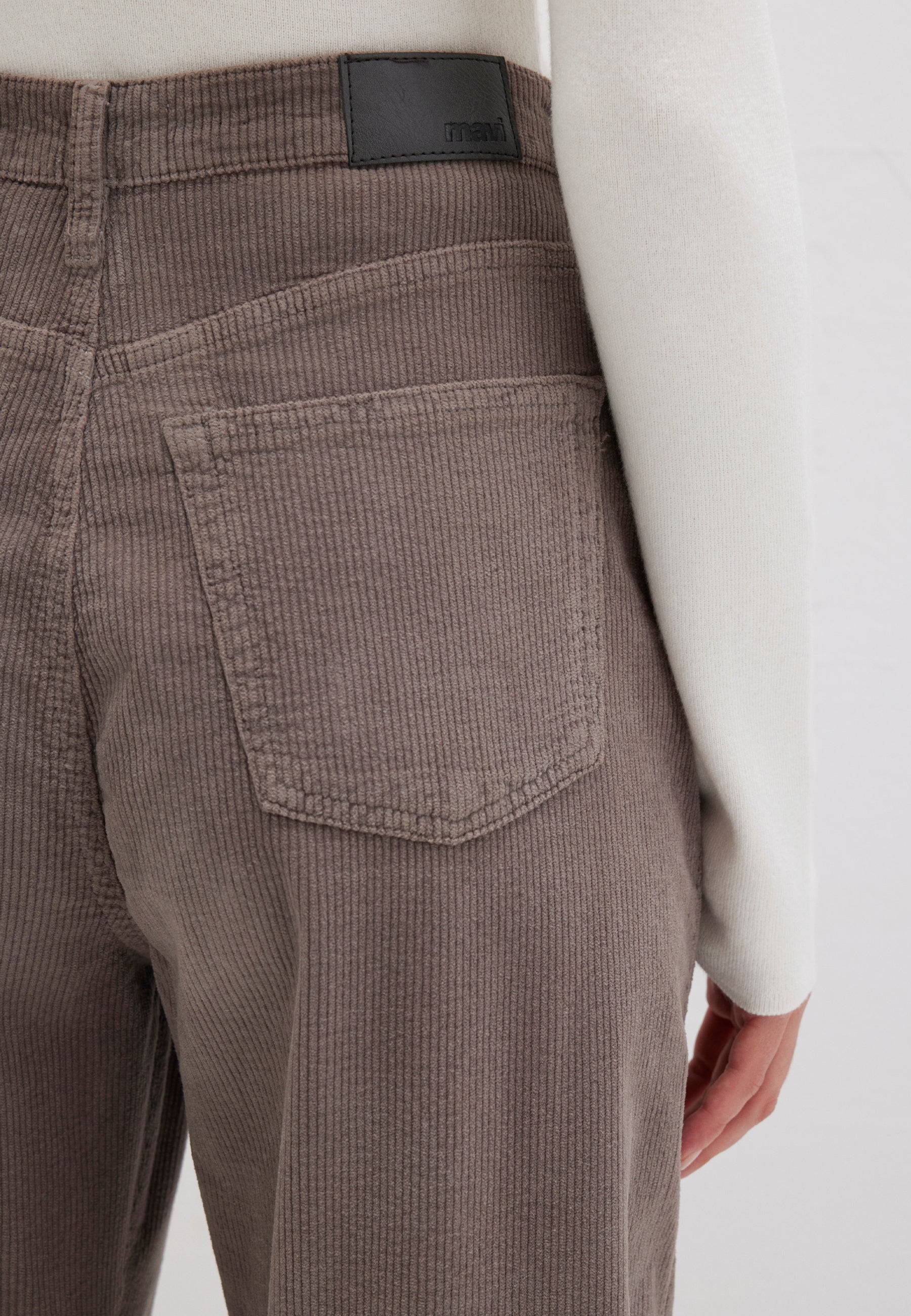 Laura in pantaloni di corda grigio antracite Mavi