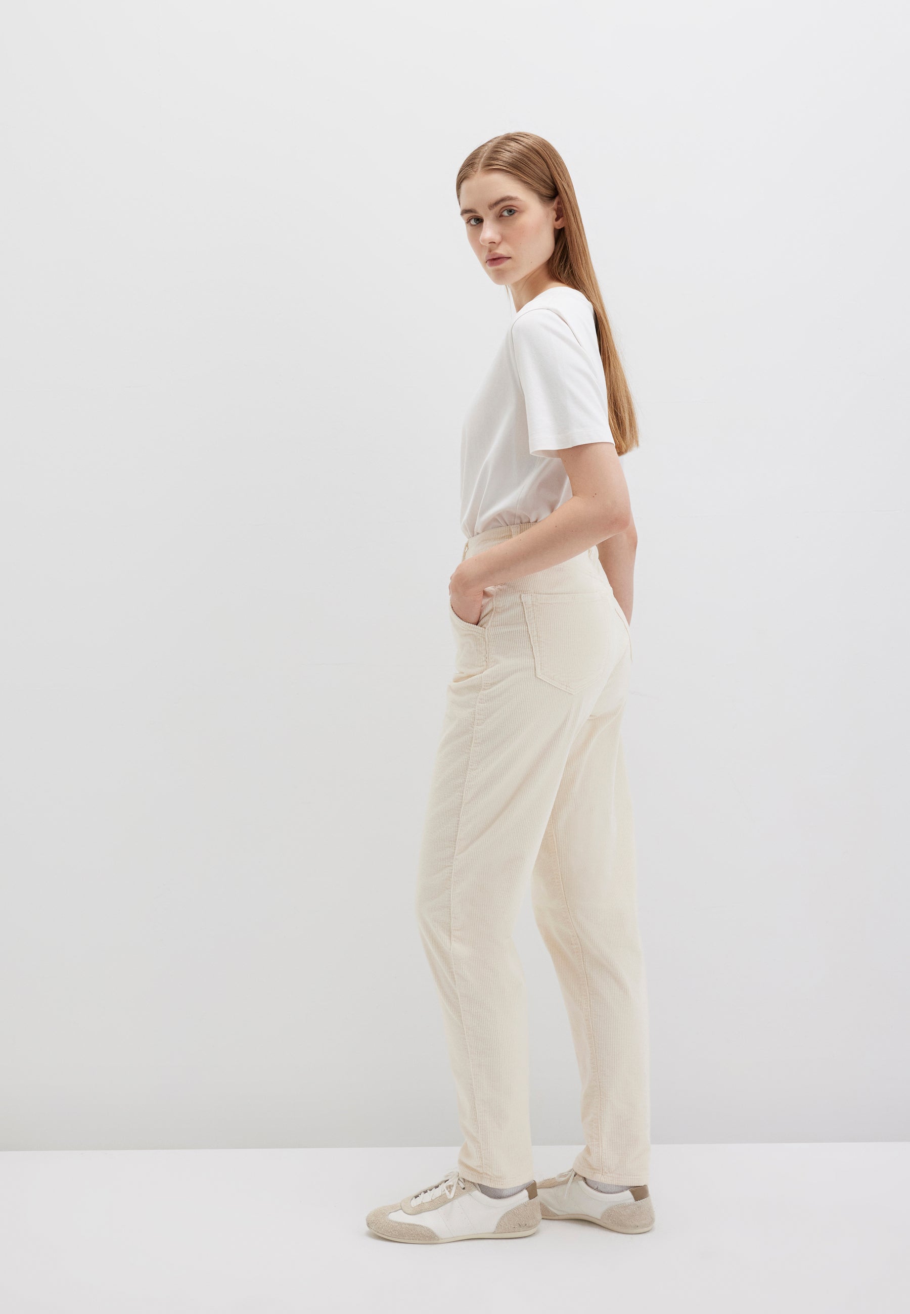 Laura in pantaloni di angora a coste Mavi