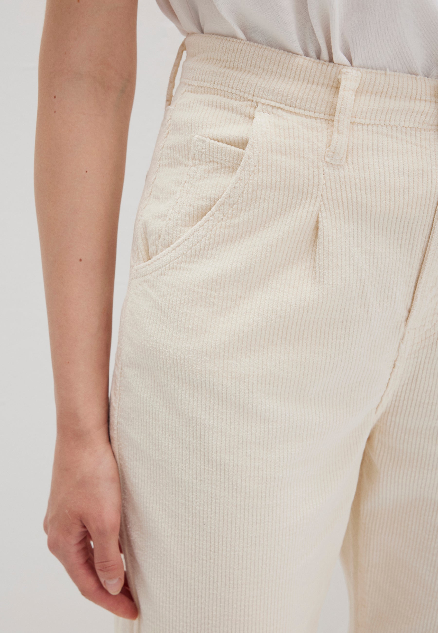 Laura in pantaloni di angora a coste Mavi