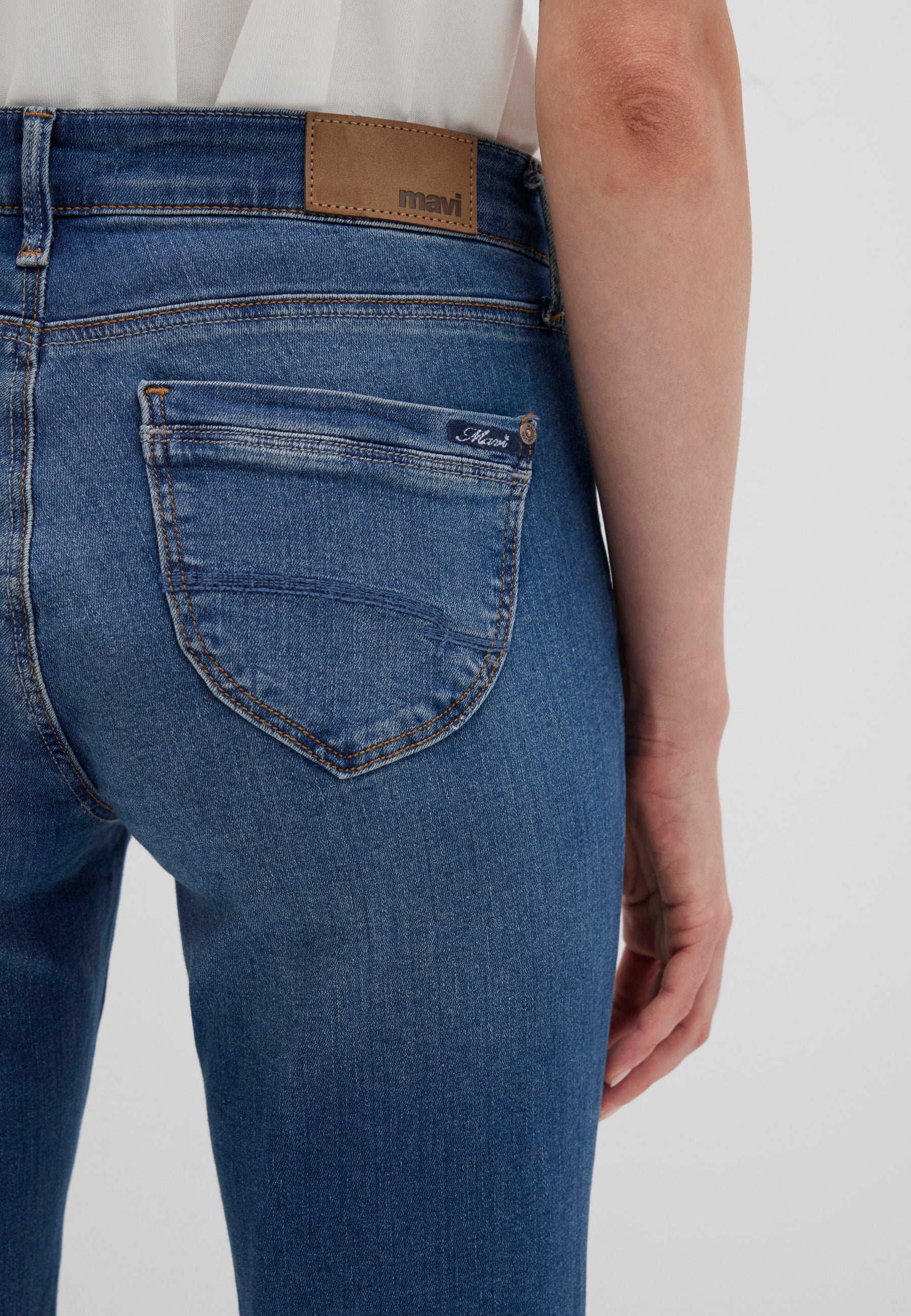Sophie in Jeans Deep Memory Fit Mavi