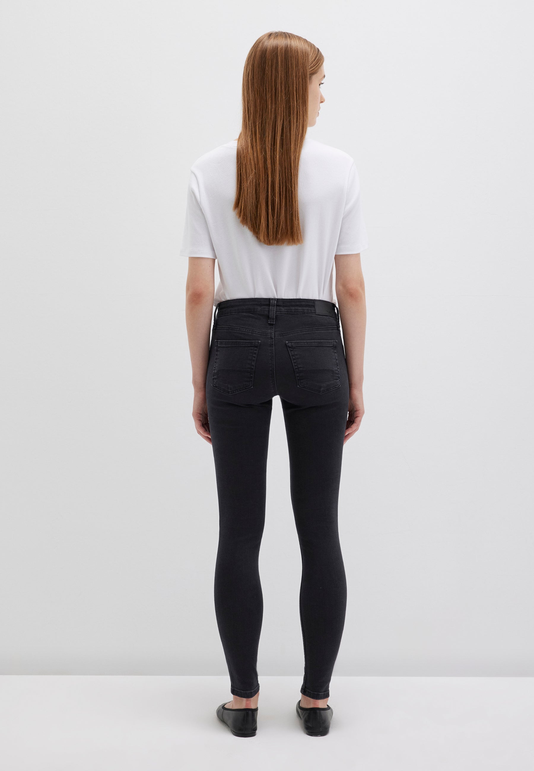 Adriana in jeans stretch spazzolati fumo Mavi