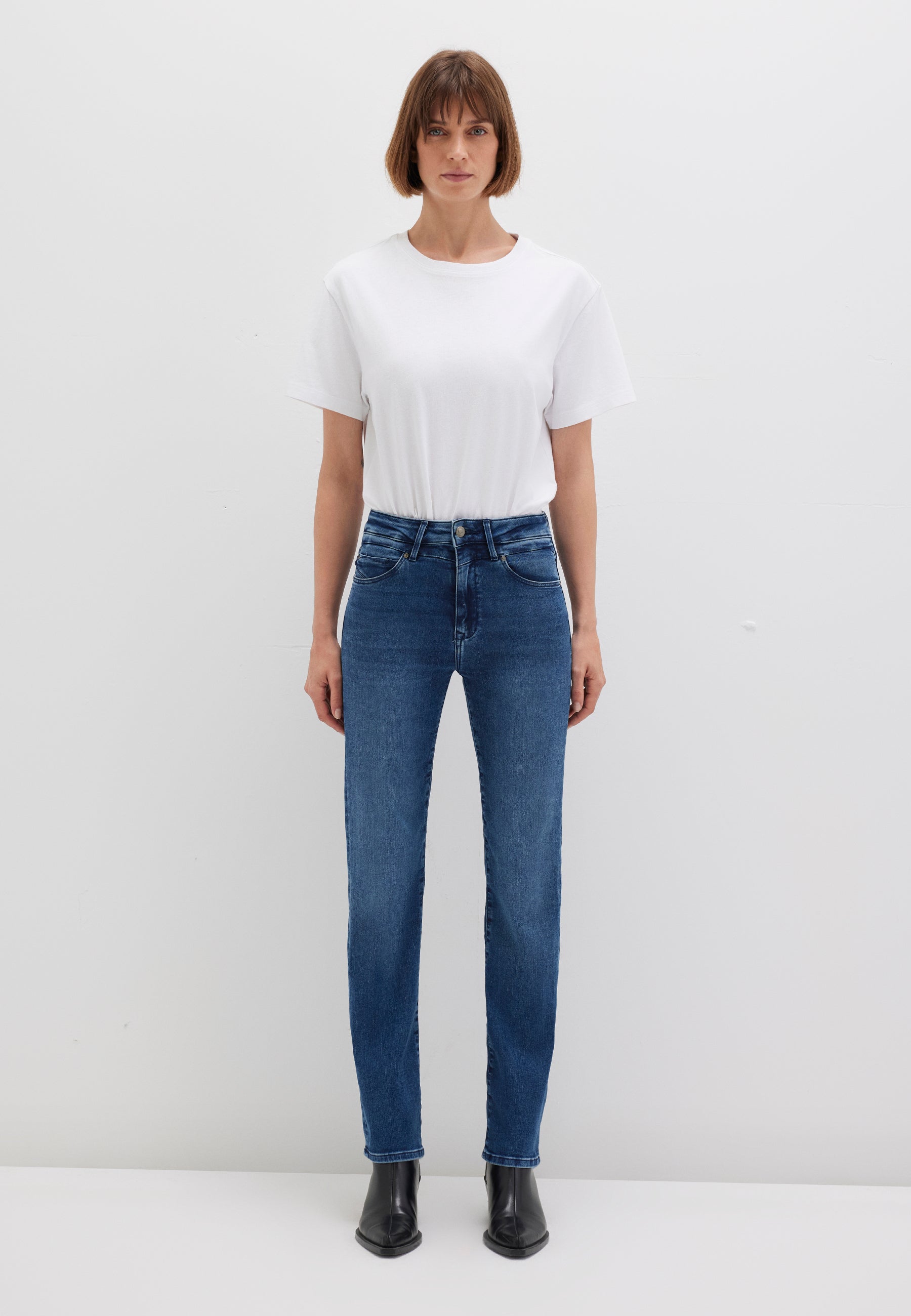 Kendra in Jeans Mavi in satin blu indaco