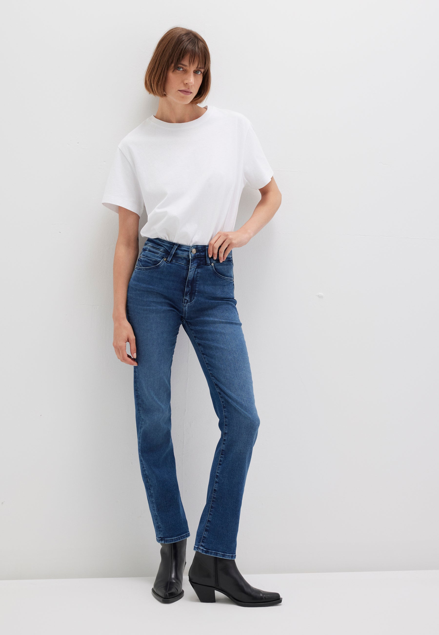 Kendra in Jeans Mavi in satin blu indaco