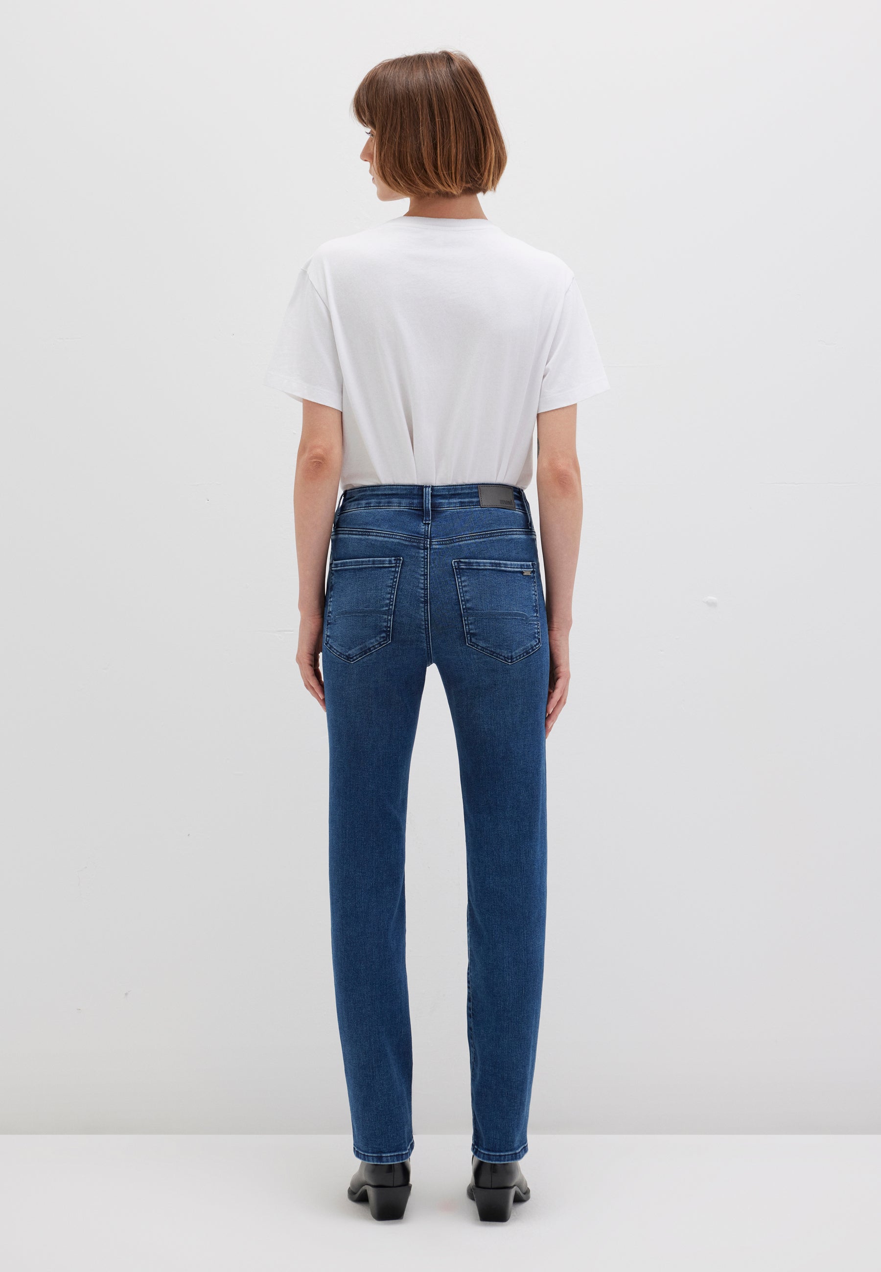 Kendra in Jeans Mavi in satin blu indaco