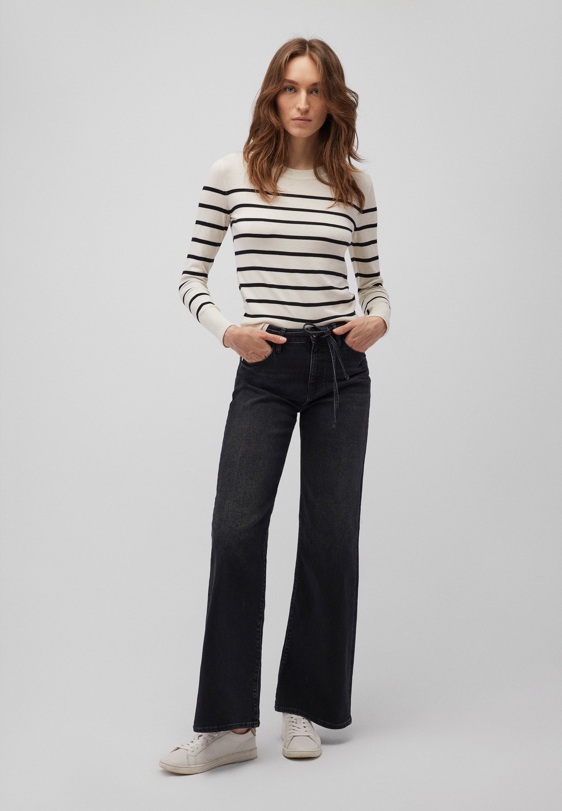 Maglioni Maglione girocollo a righe nere Mavi