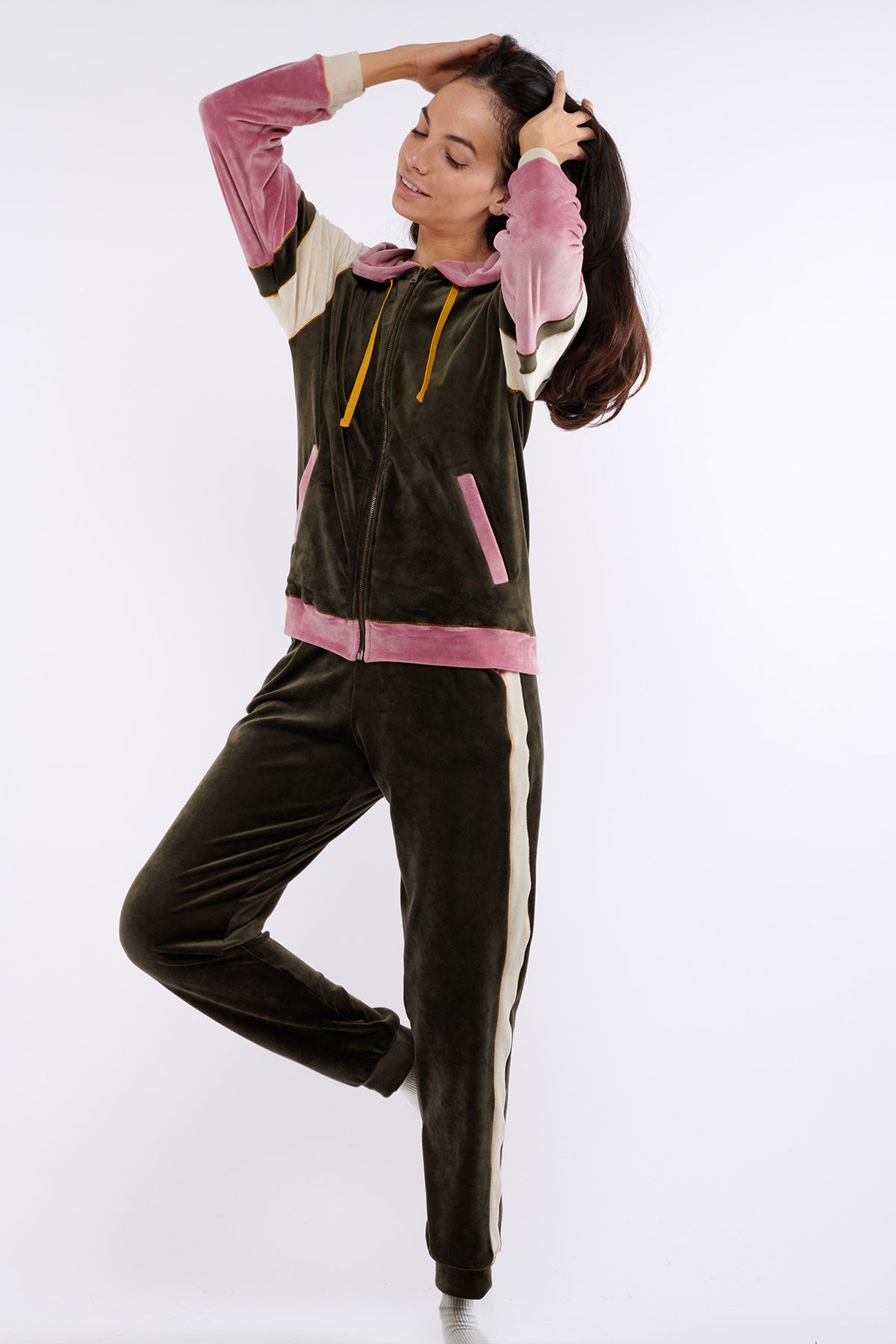 QUICKLY-WILDLAKE Pantaloni in velluto color kaki Pantaloni Banana Moon