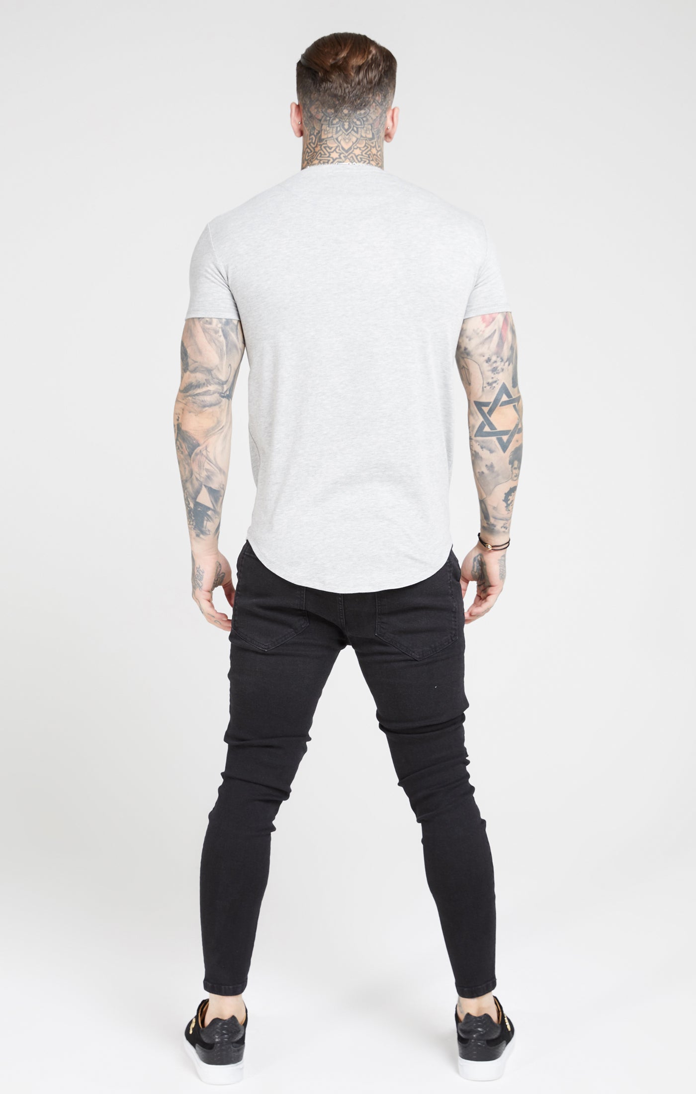 Jeans Essential Skinny Distressed in Nero SikSilk