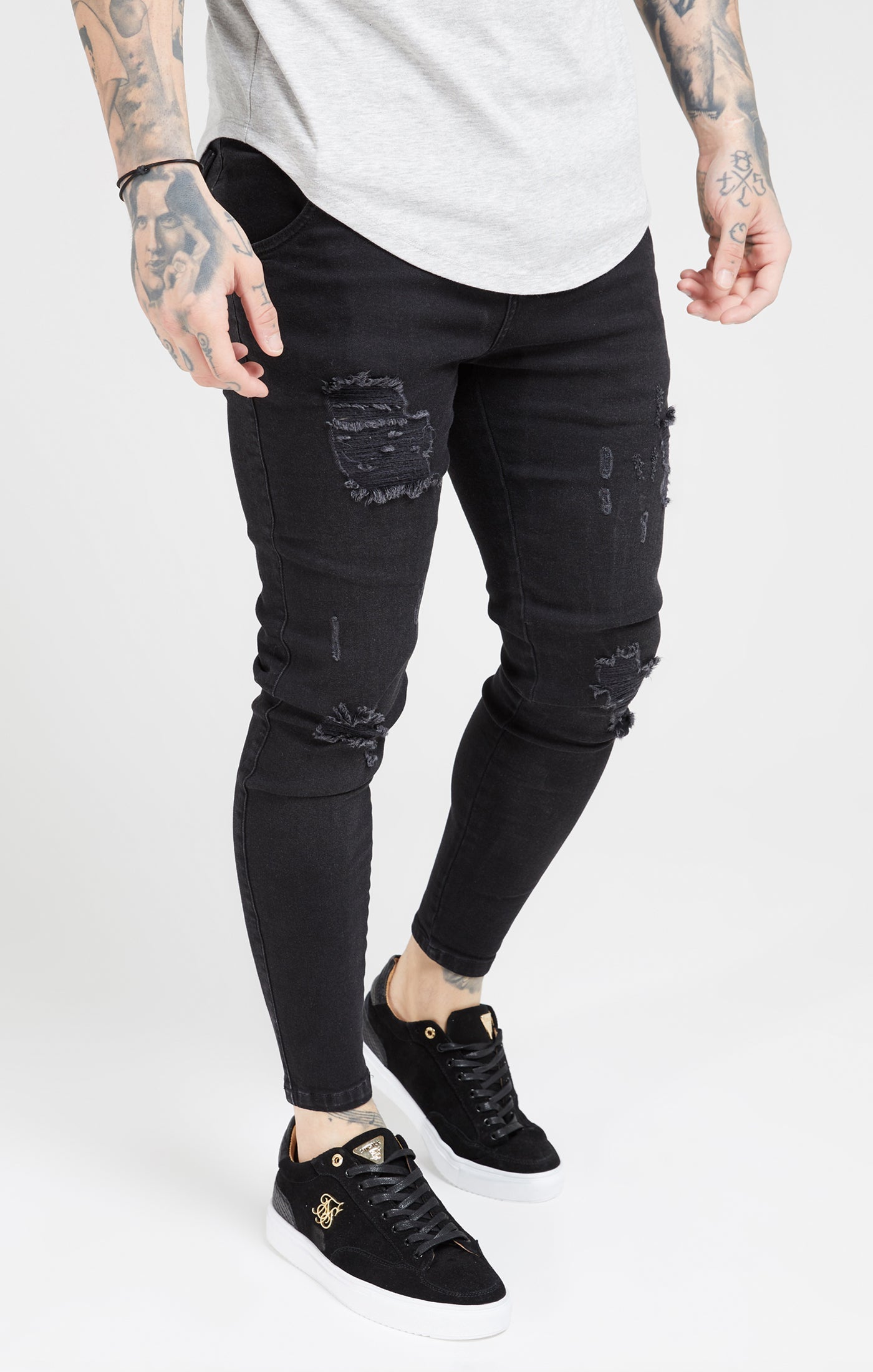 Jeans Essential Skinny Distressed in Nero SikSilk