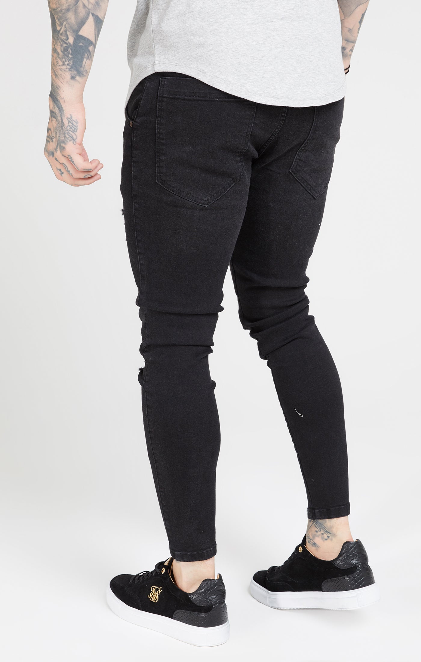 Jeans Essential Skinny Distressed in Nero SikSilk