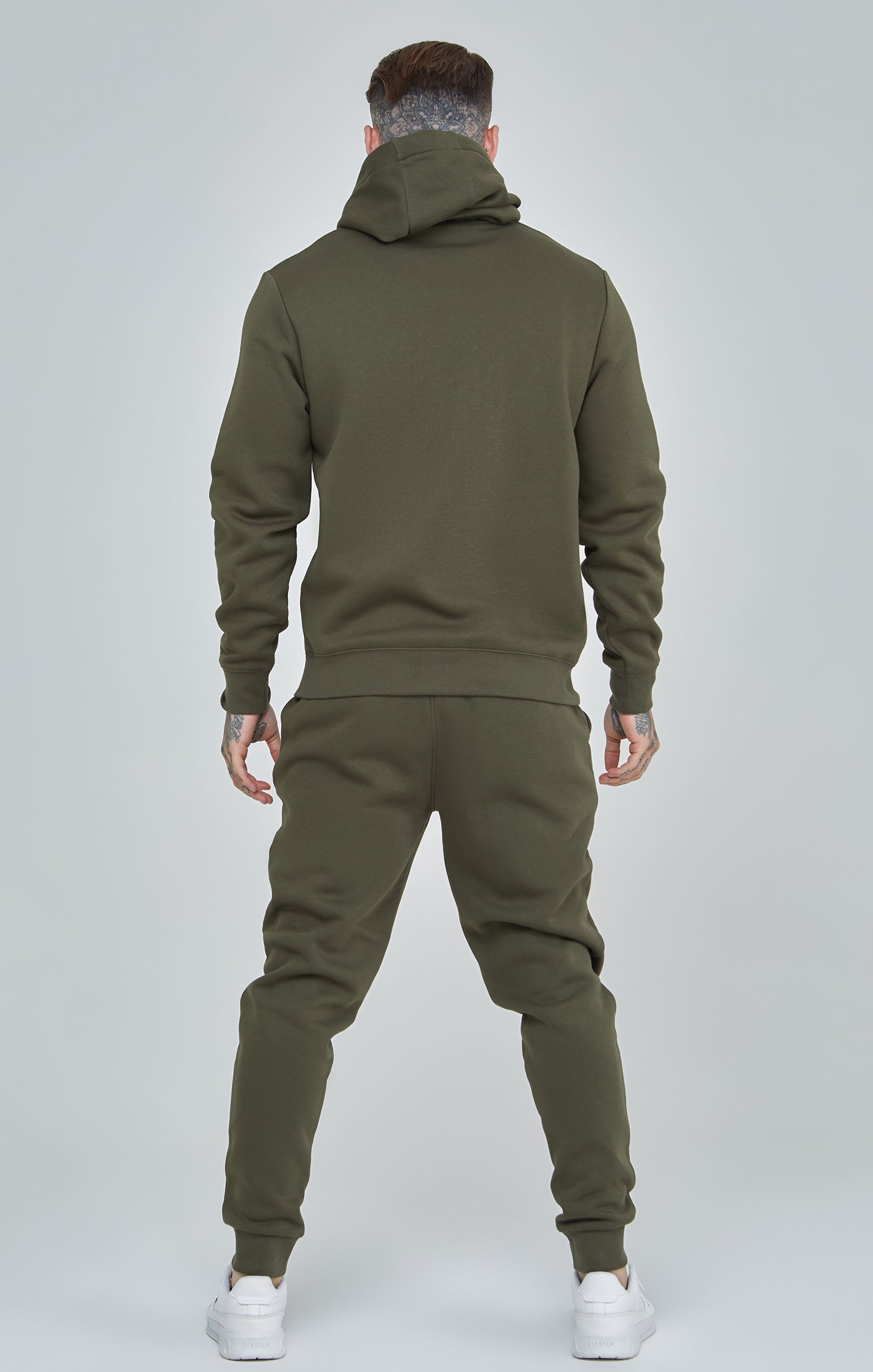 Jogger essenziale con risvolto in pantaloni color kaki SikSilk