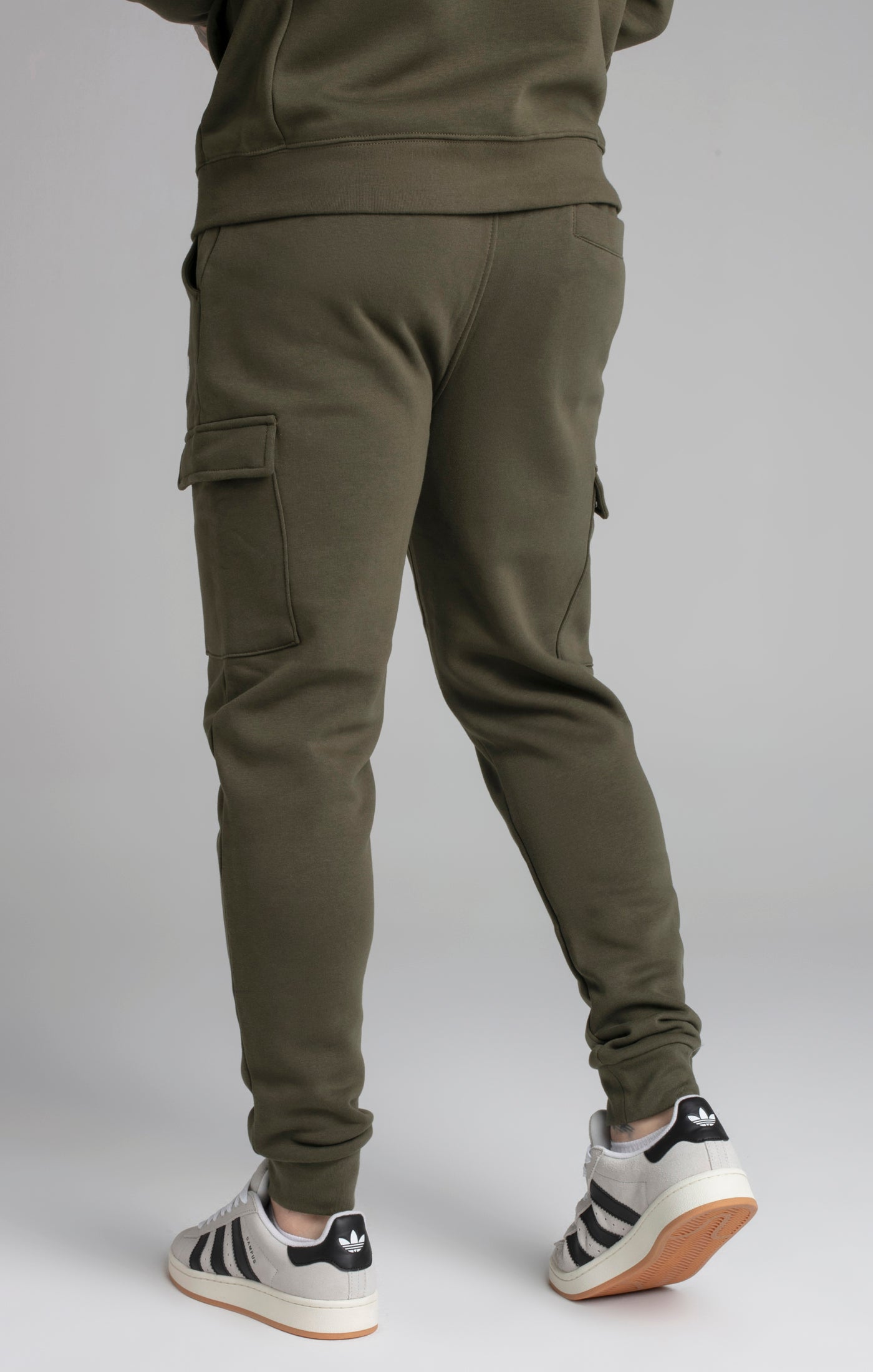 Pantaloni essenziali Cargo Jogger in Khaki SikSilk