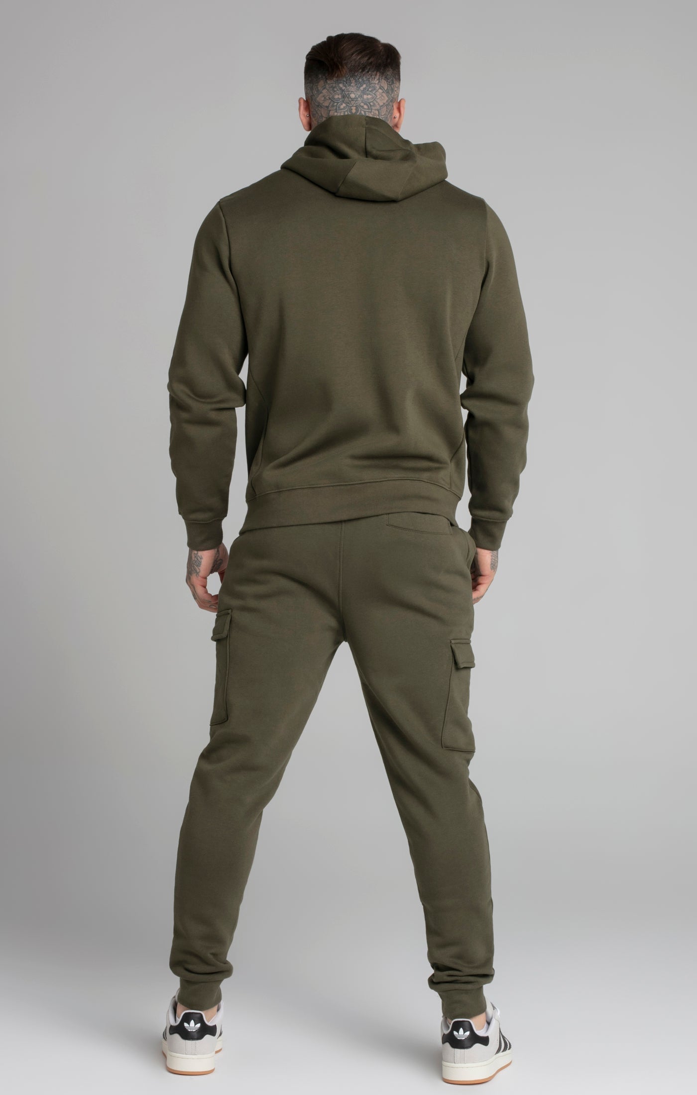 Pantaloni essenziali Cargo Jogger in Khaki SikSilk