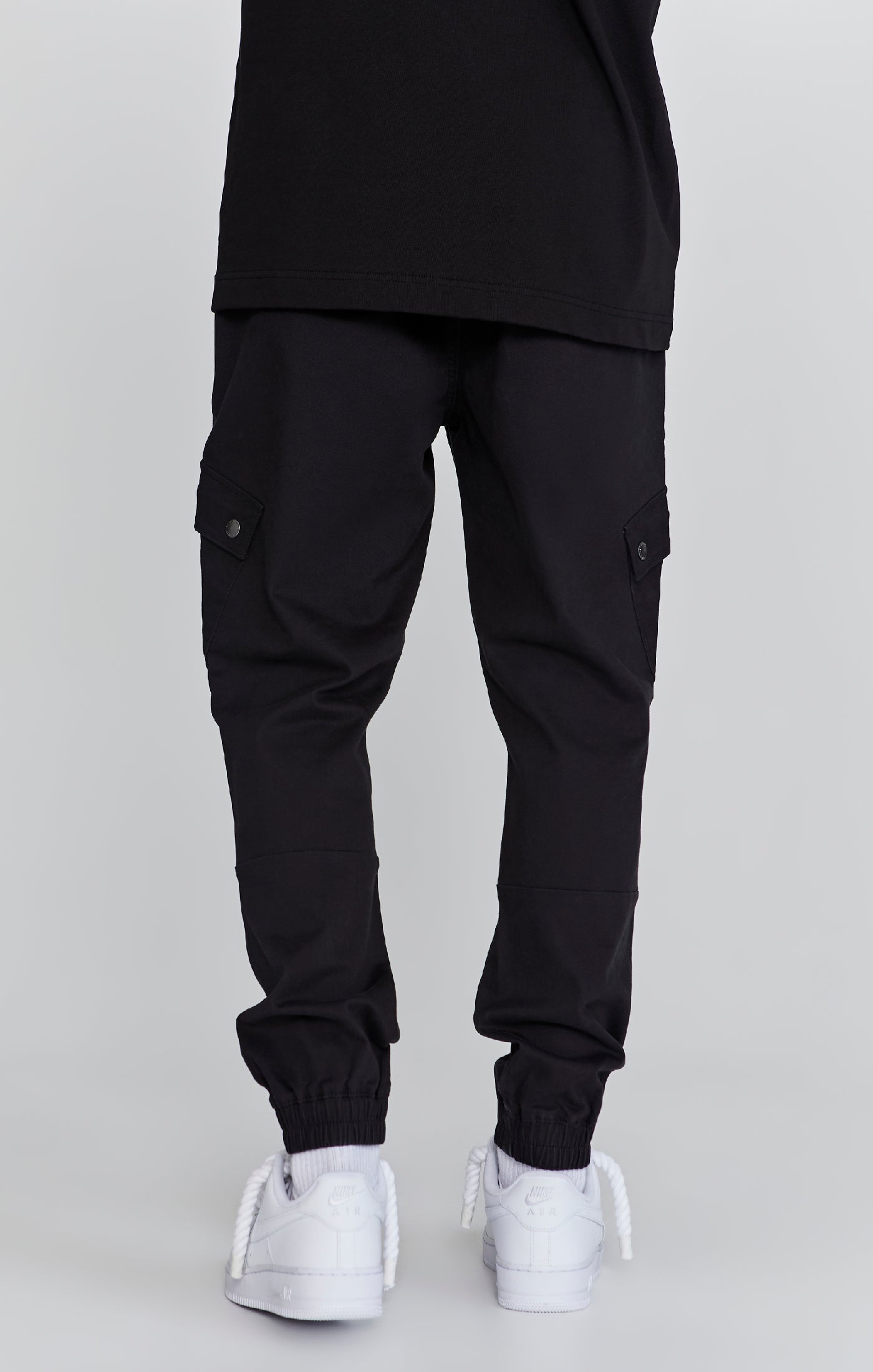 Pantaloni Cargo in nero Pantaloni SikSilk