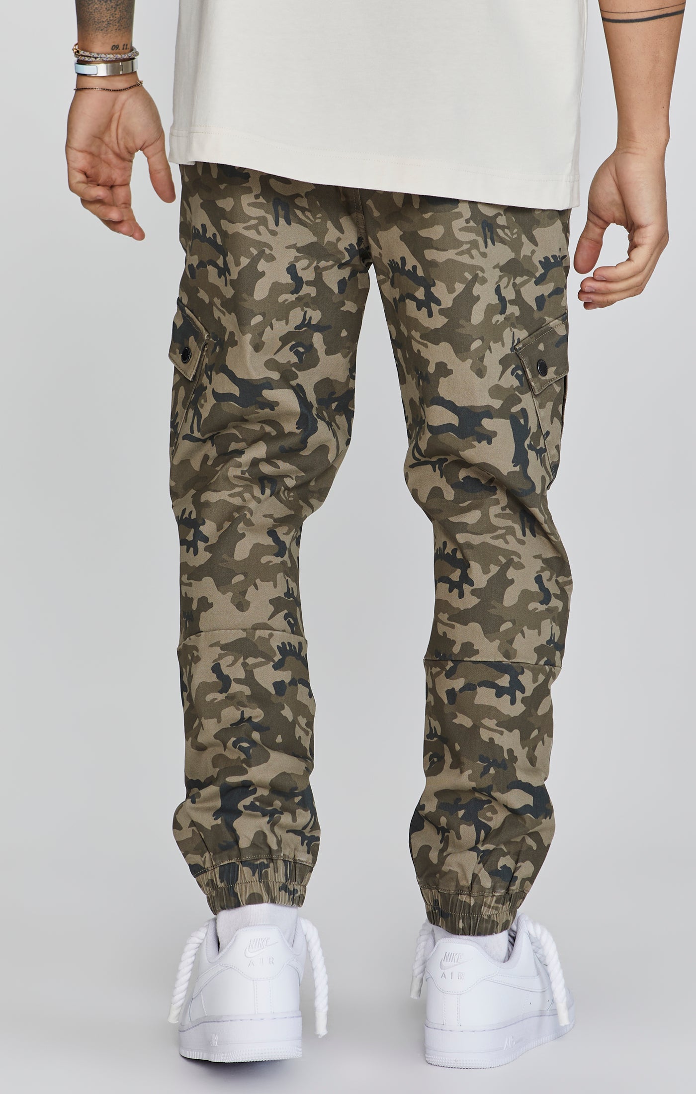 Pantaloni cargo in verde mimetico Pantaloni SikSilk