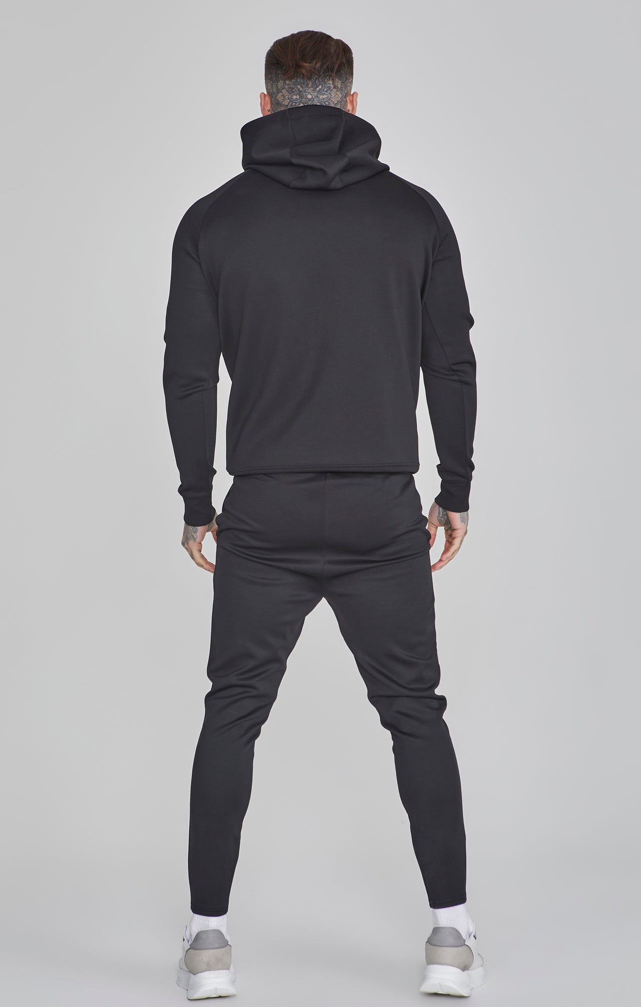 Felpa con cappuccio Essentials Poly in nero Felpa con cappuccio SikSilk