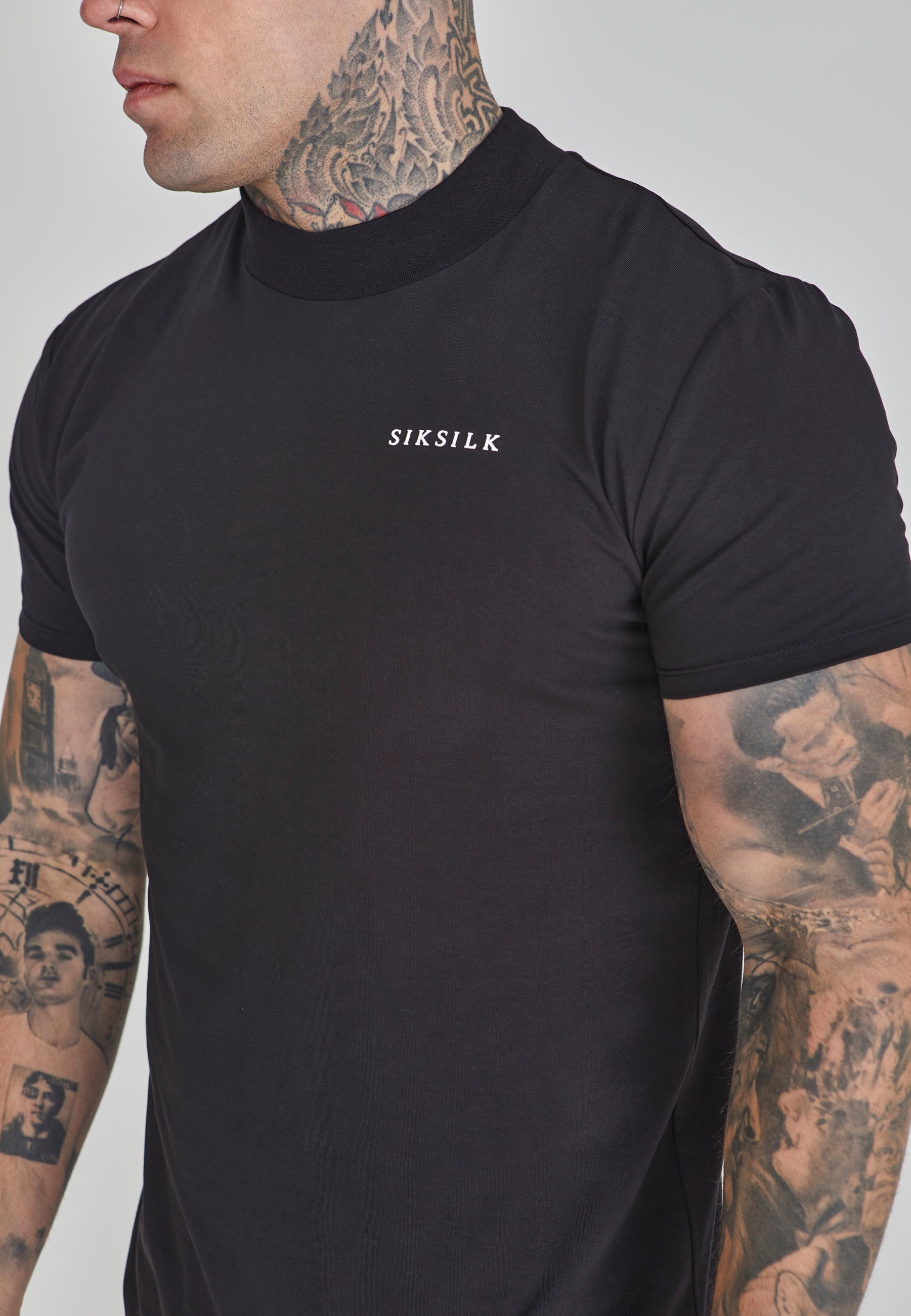 Maglietta Muscle Fit in nero Magliette SikSilk