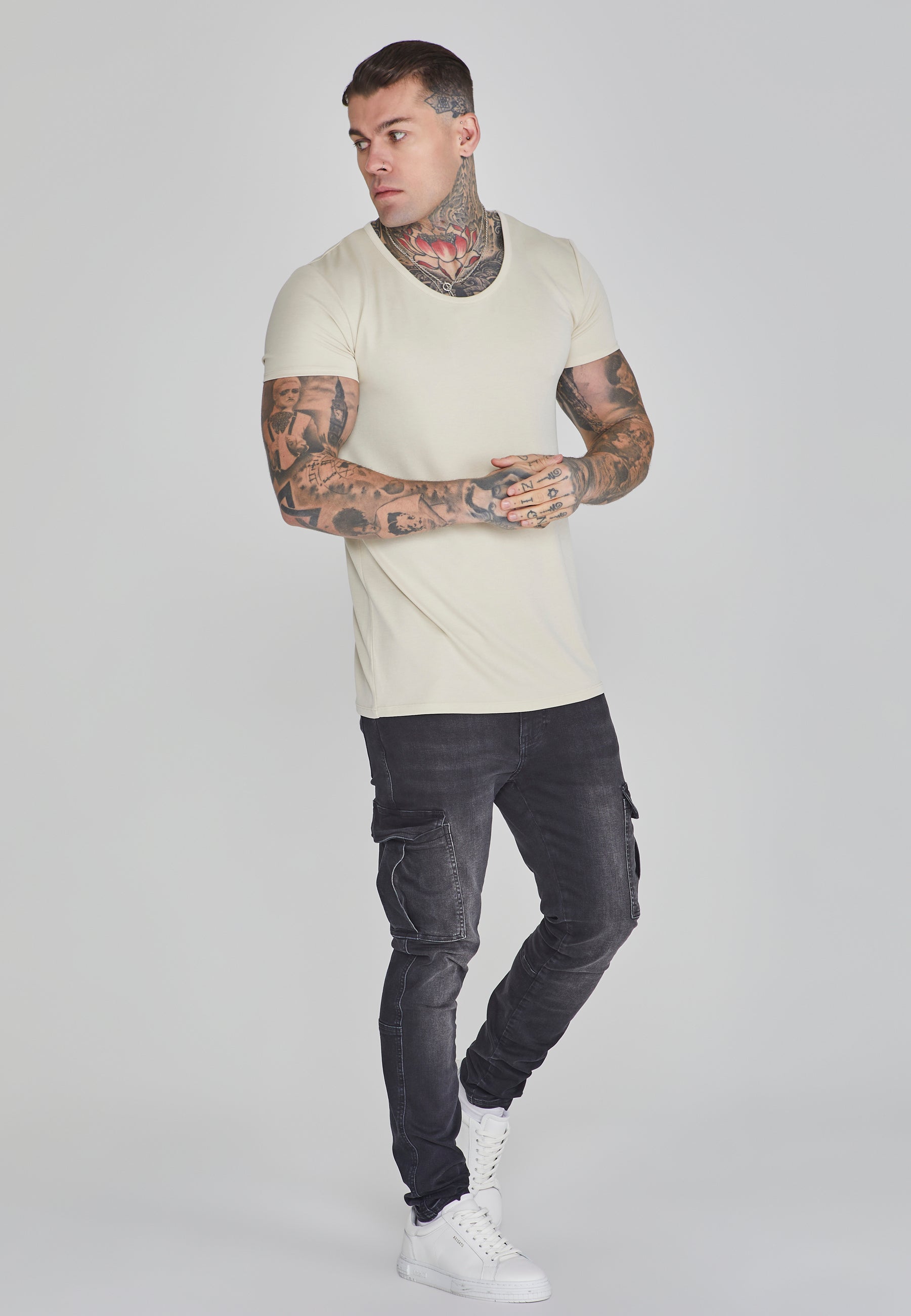 T-shirt Muscle Fit in ecru T-shirt SikSilk