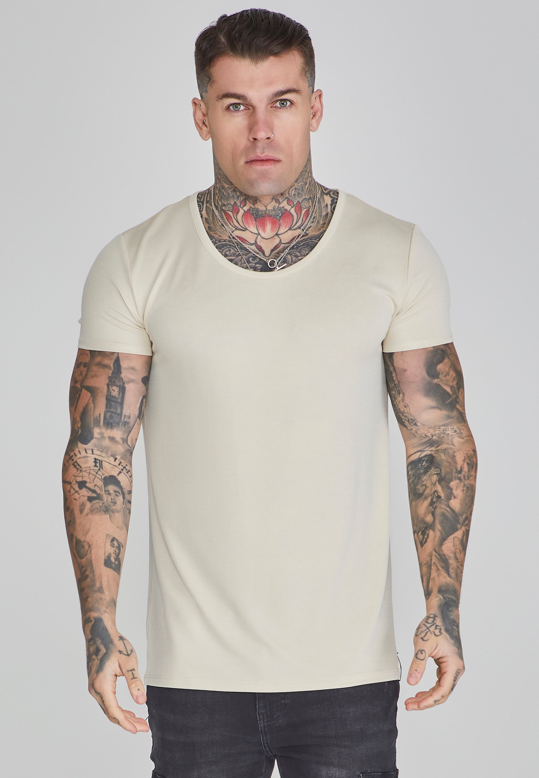 T-shirt Muscle Fit in ecru T-shirt SikSilk