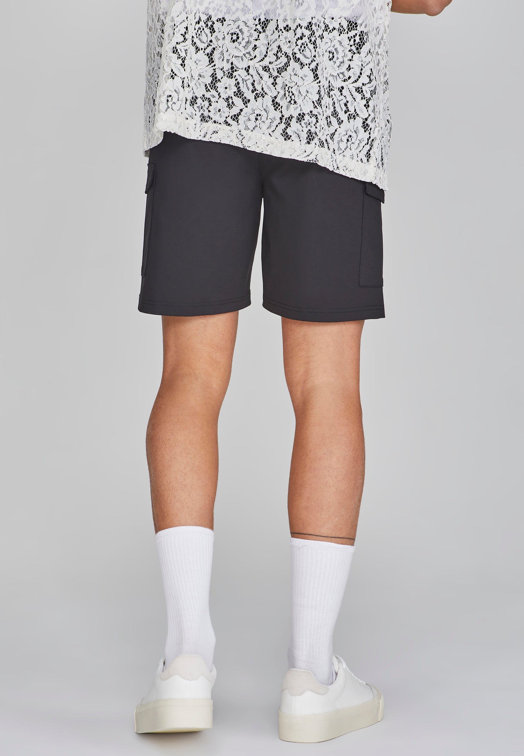 Pantaloncini Cargo in nero SikSilk