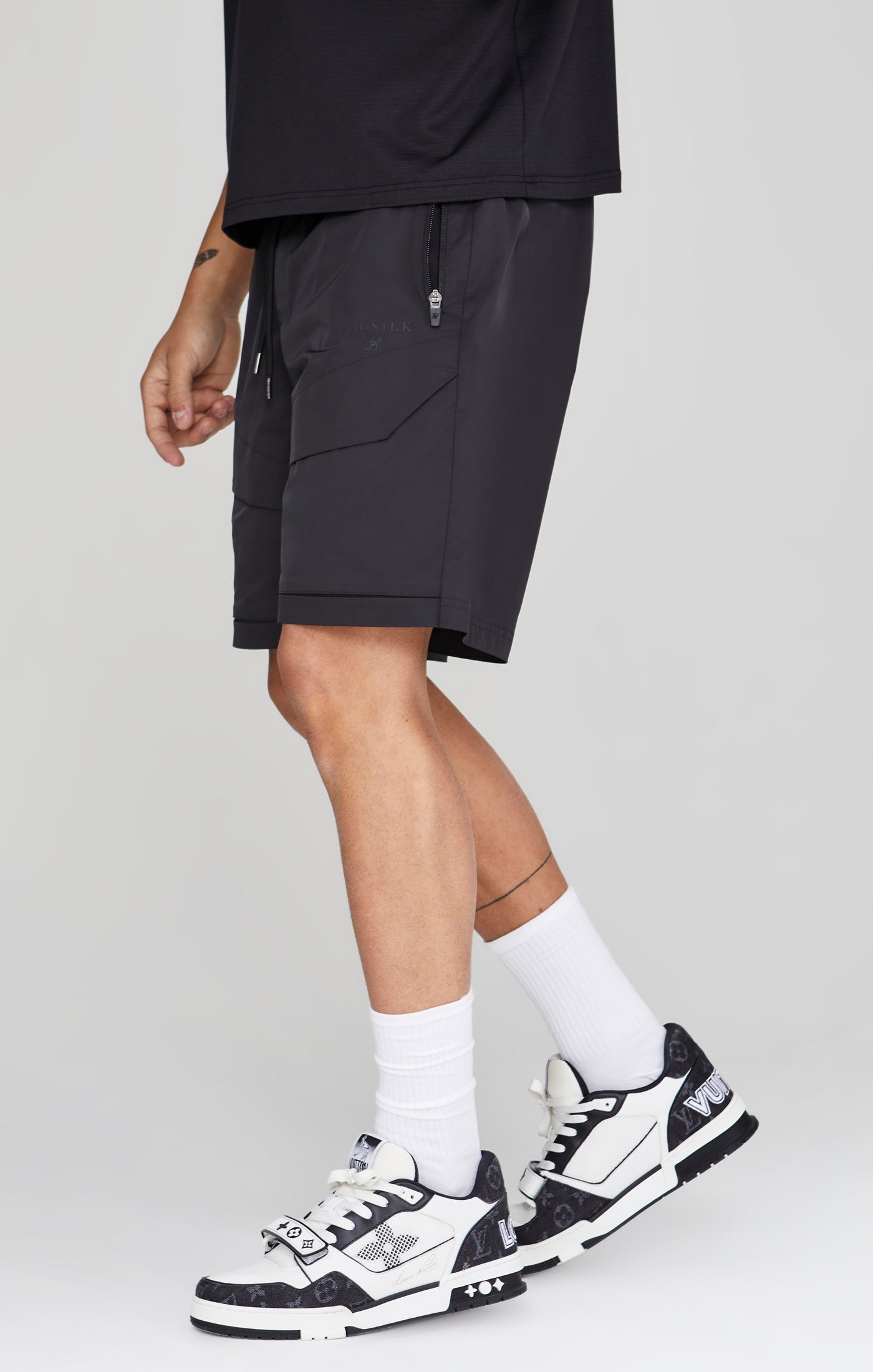 Pantaloncini Cargo in nero SikSilk