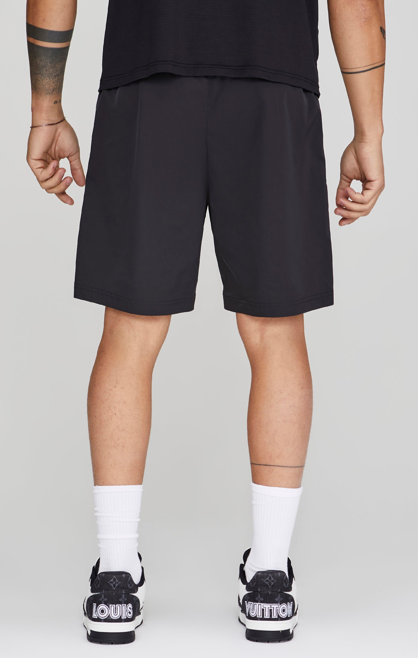 Pantaloncini Cargo in nero SikSilk