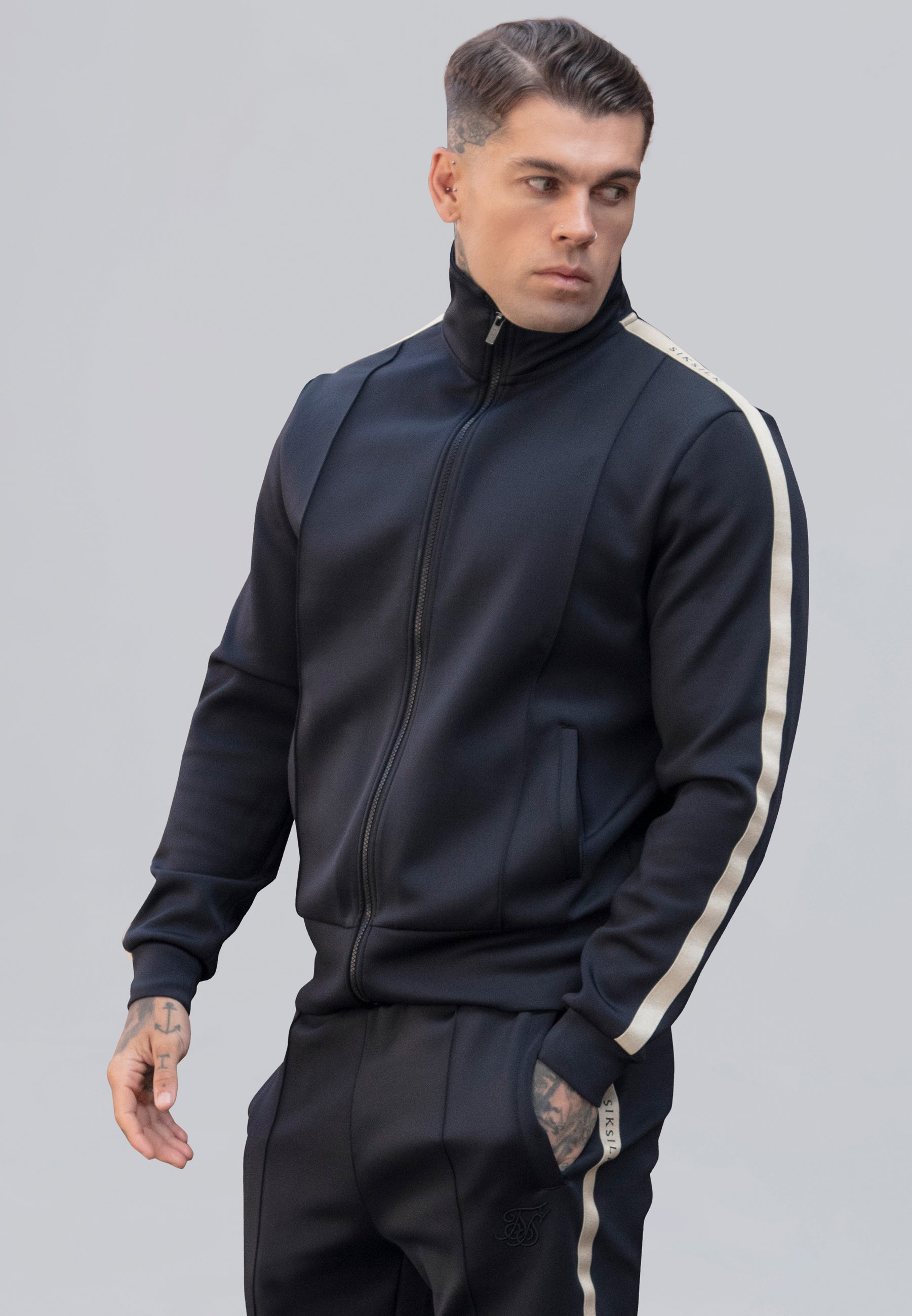 Top in felpa nero SikSilk