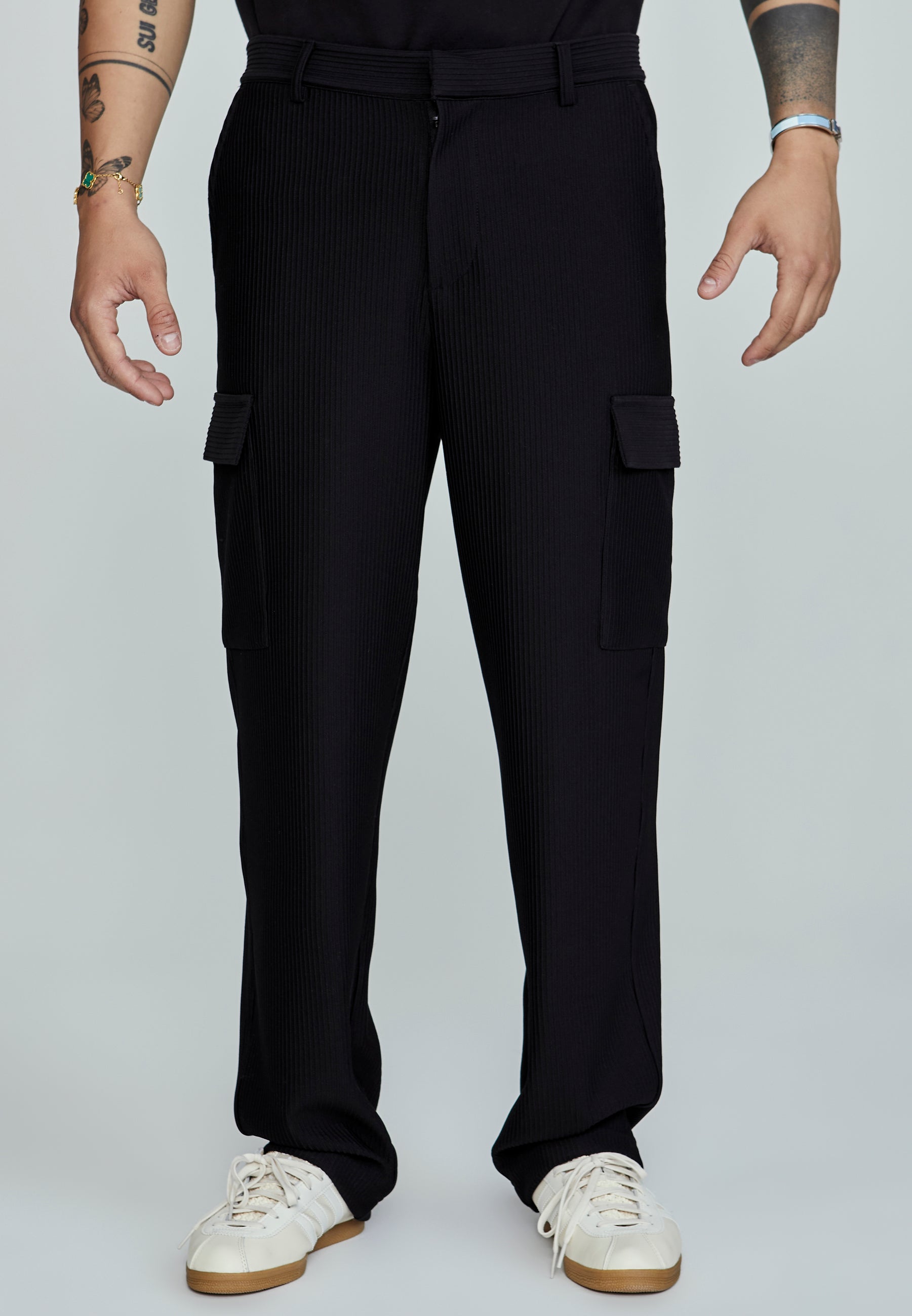 Pantaloni Cargo in nero Pantaloni SikSilk