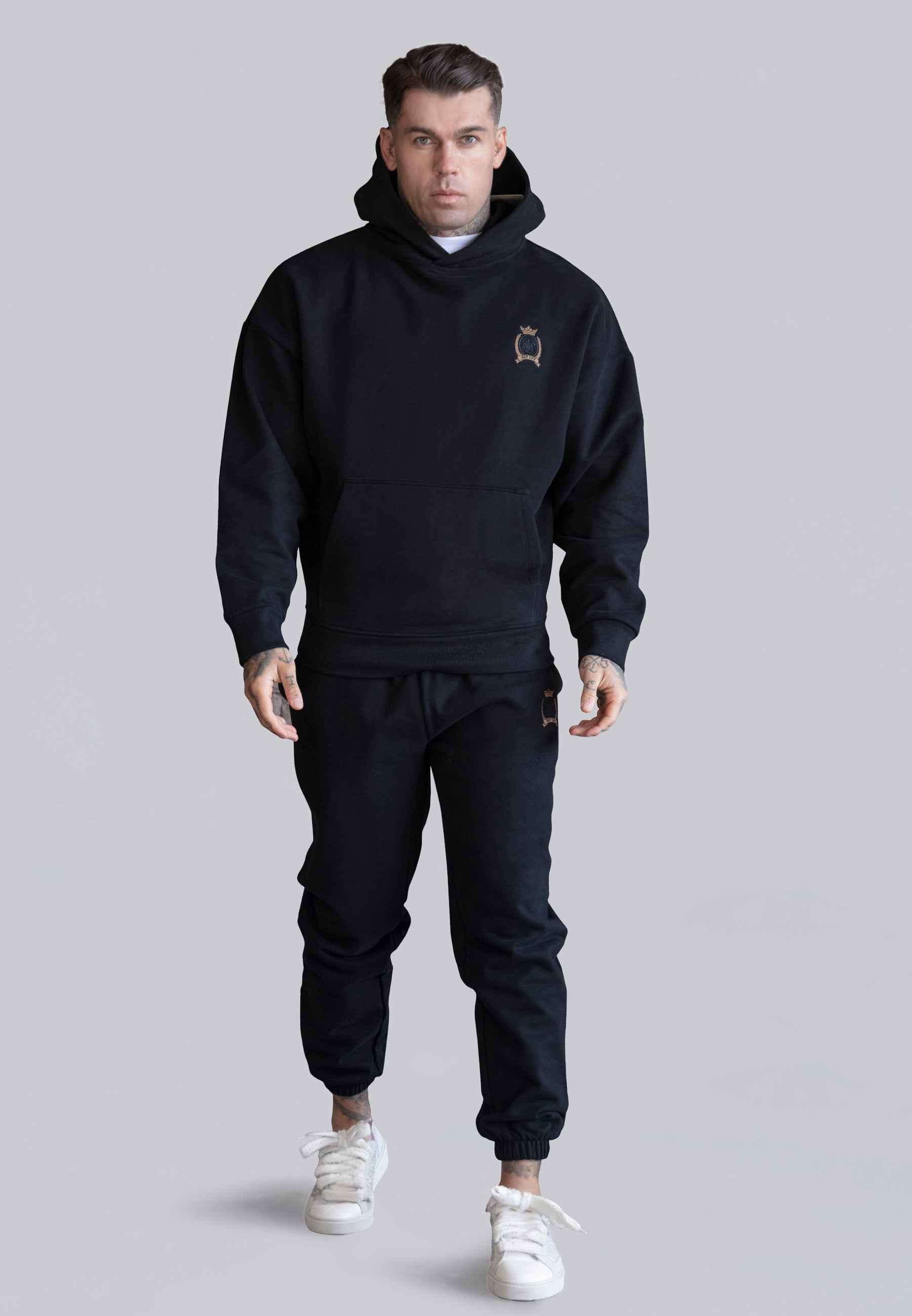 Joggers dal taglio rilassato in pantaloni neri SikSilk