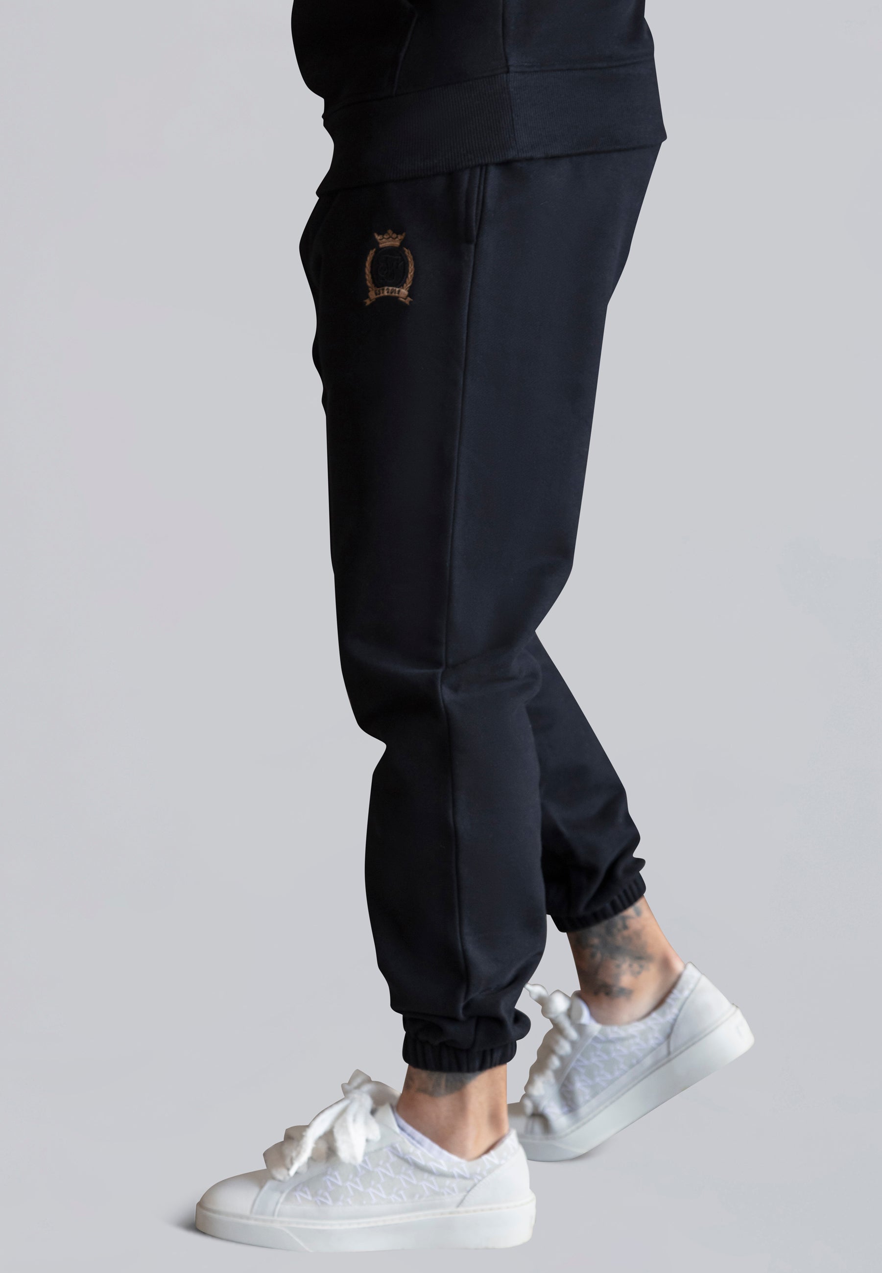 Joggers dal taglio rilassato in pantaloni neri SikSilk