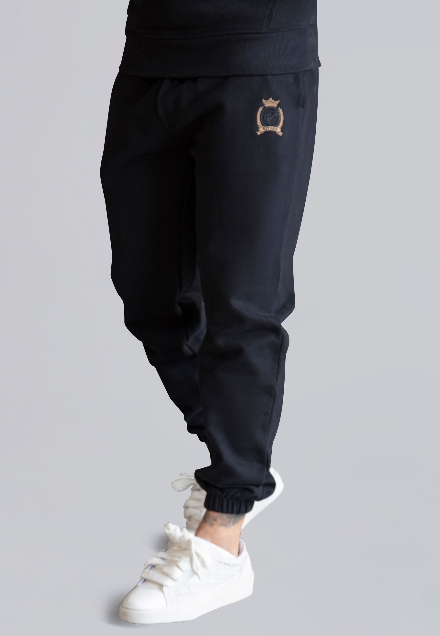 Joggers dal taglio rilassato in pantaloni neri SikSilk