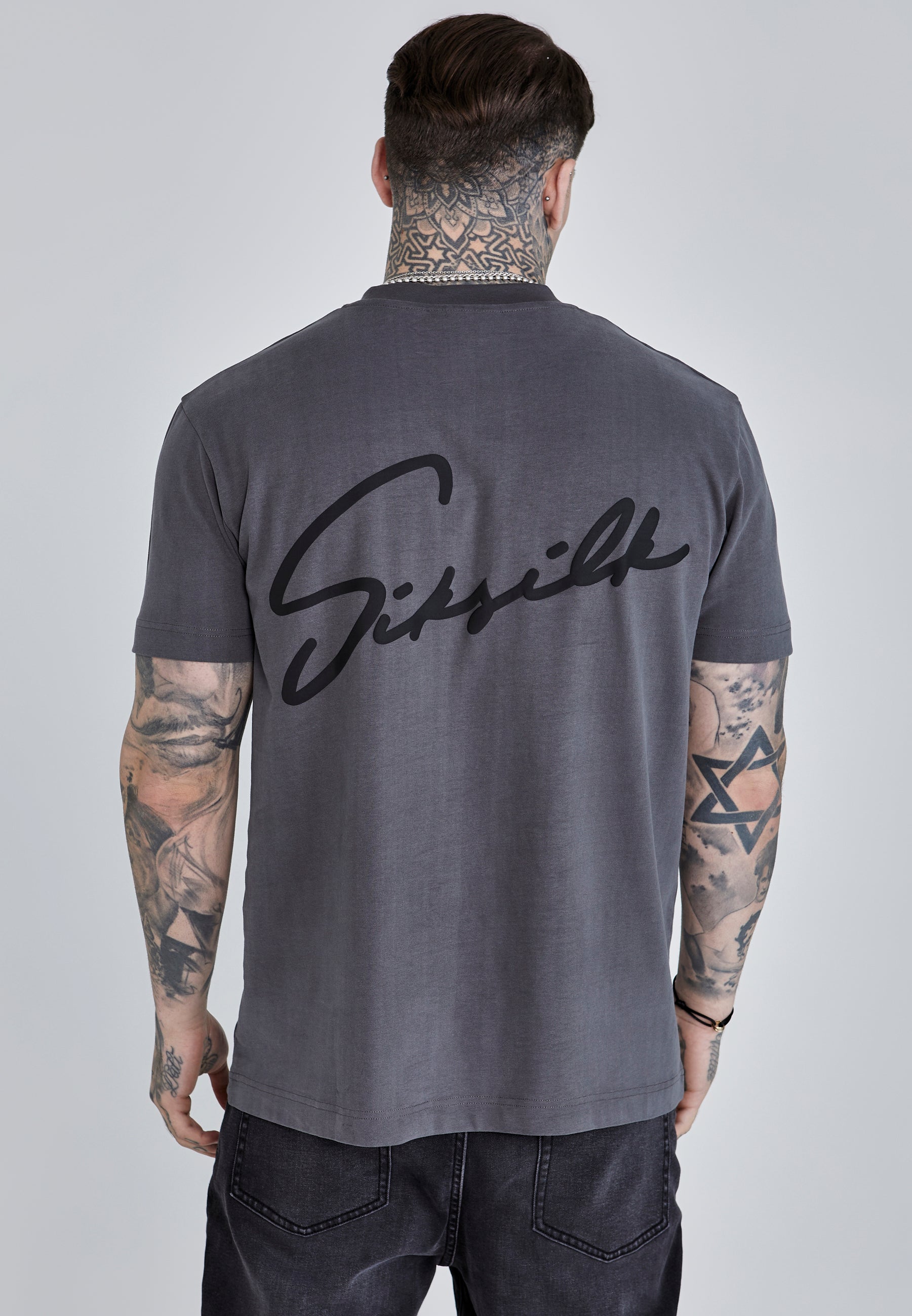 Maglietta Script in grigio Magliette SikSilk