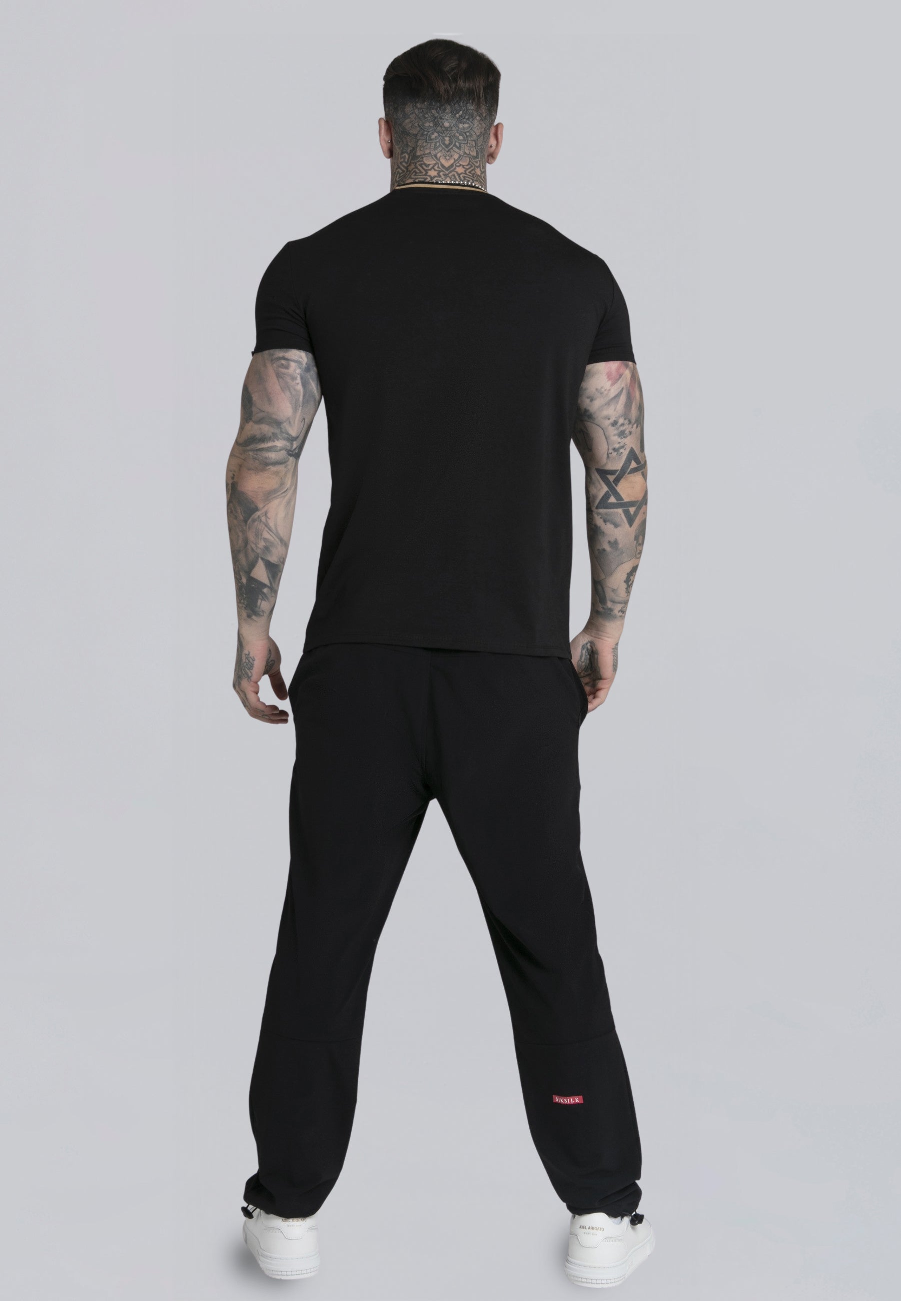 Maglietta Muscle Fit in nero Magliette SikSilk