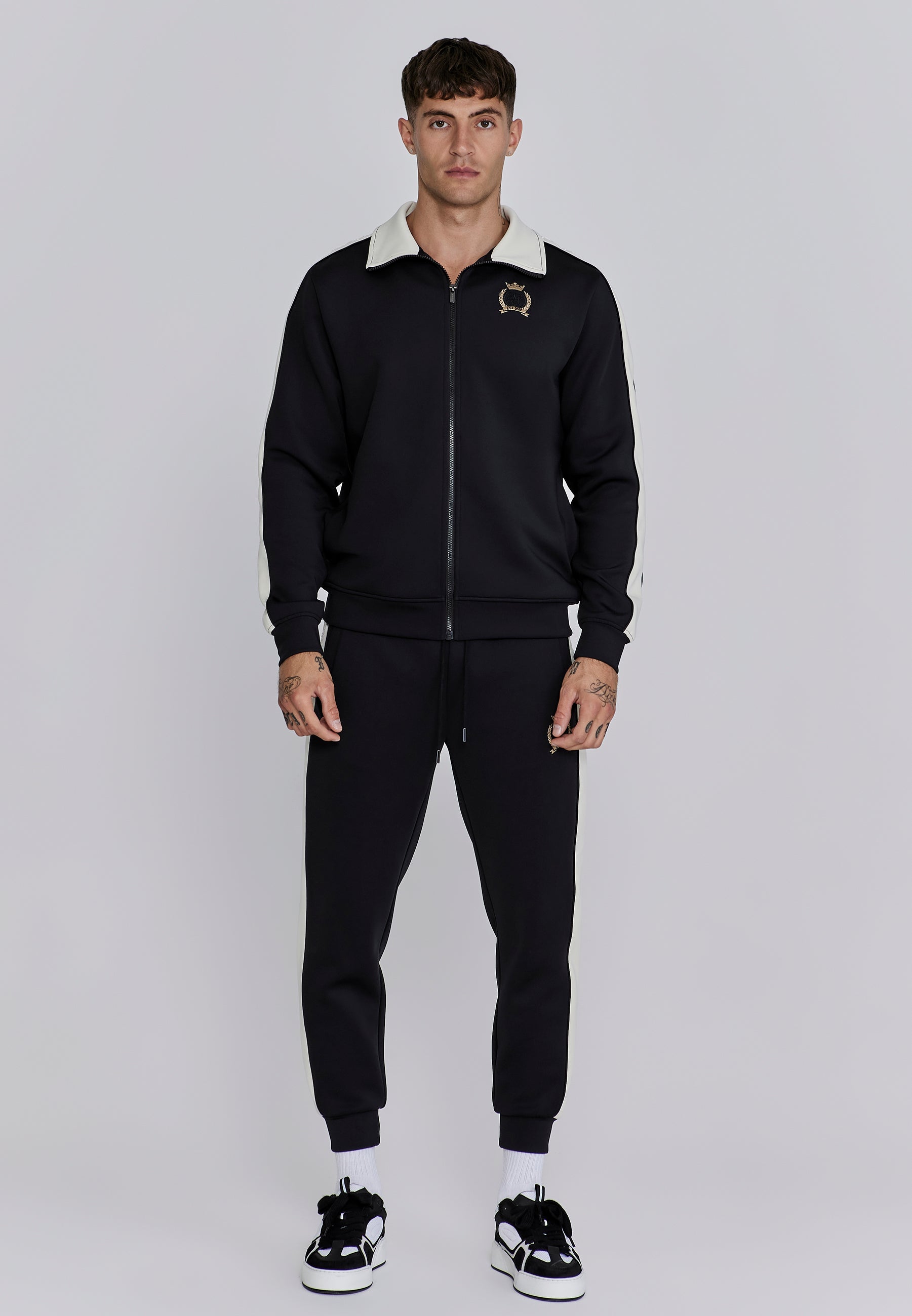 Crest Track Top in nero Giacche da ginnastica SikSilk
