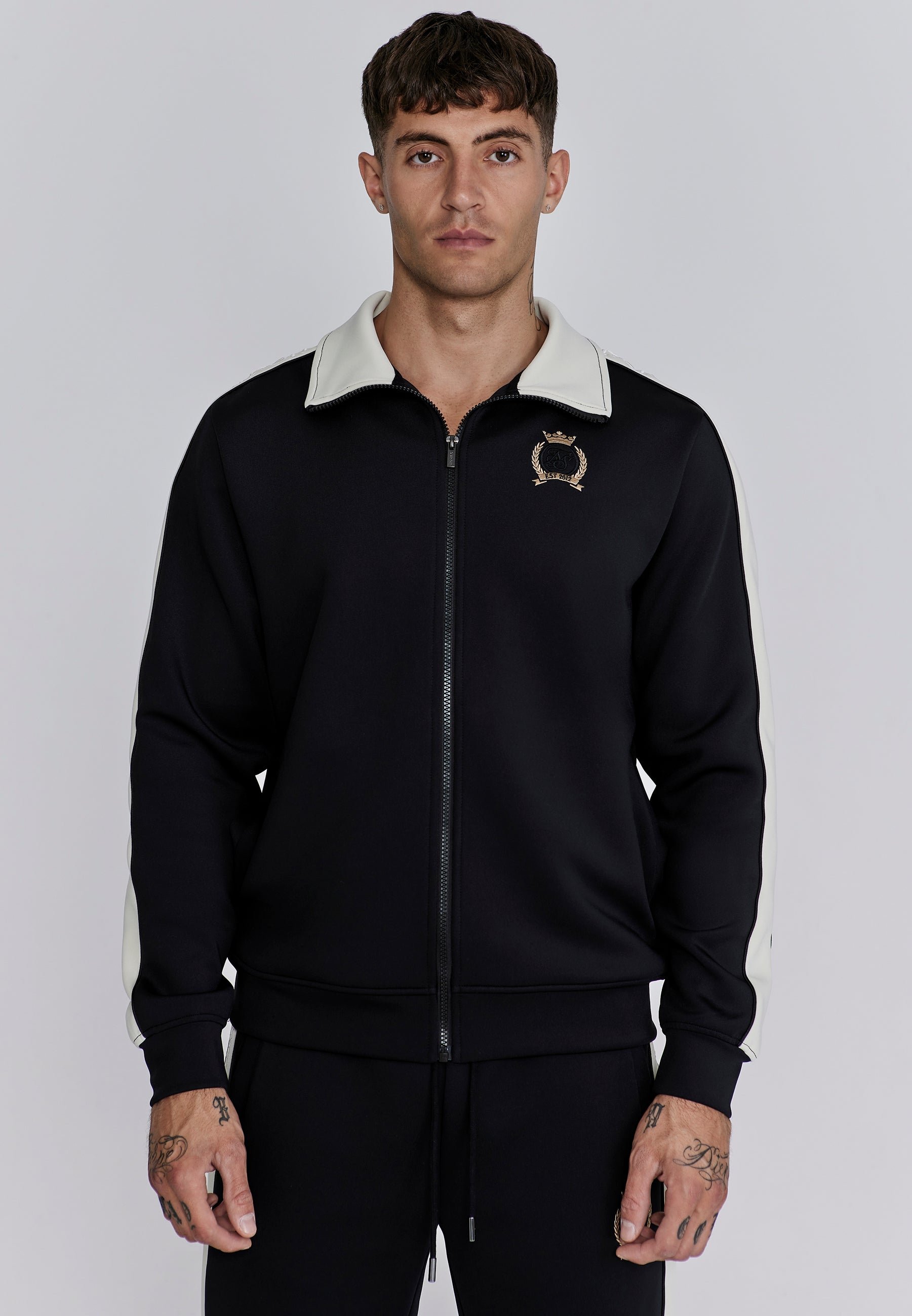 Crest Track Top in nero Giacche da ginnastica SikSilk