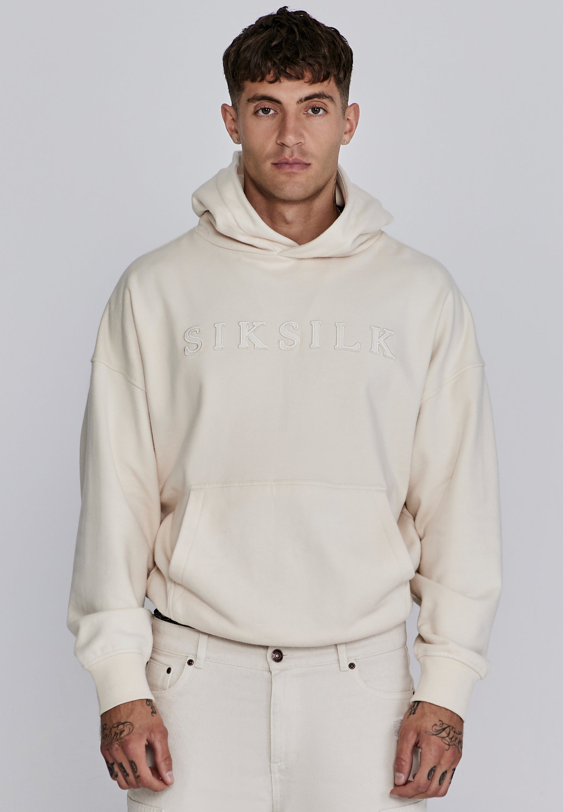 Felpa con cappuccio applique in ecru Felpa con cappuccio SikSilk