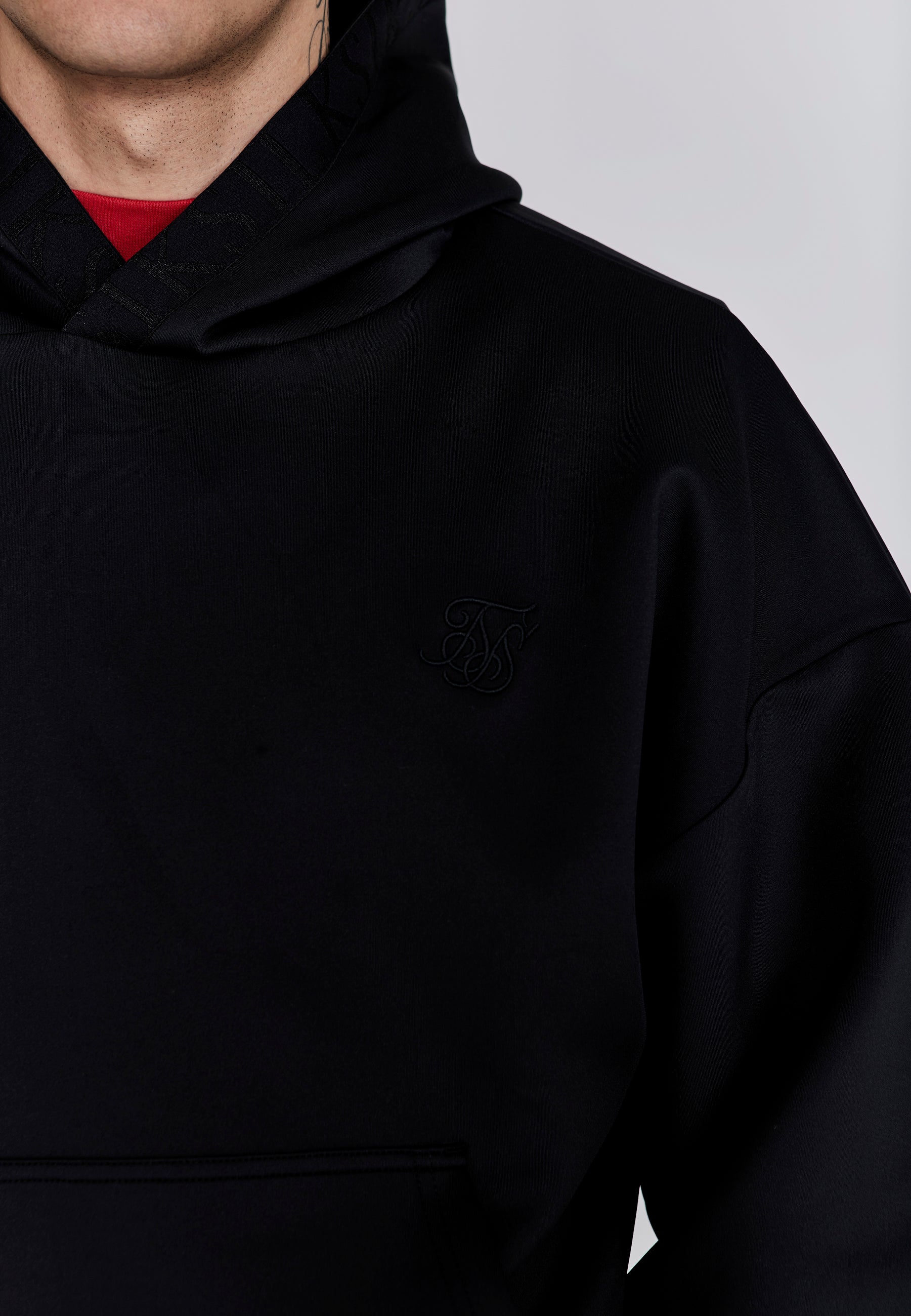 Felpa con cappuccio oversize Dynamic in nero Felpa con cappuccio SikSilk
