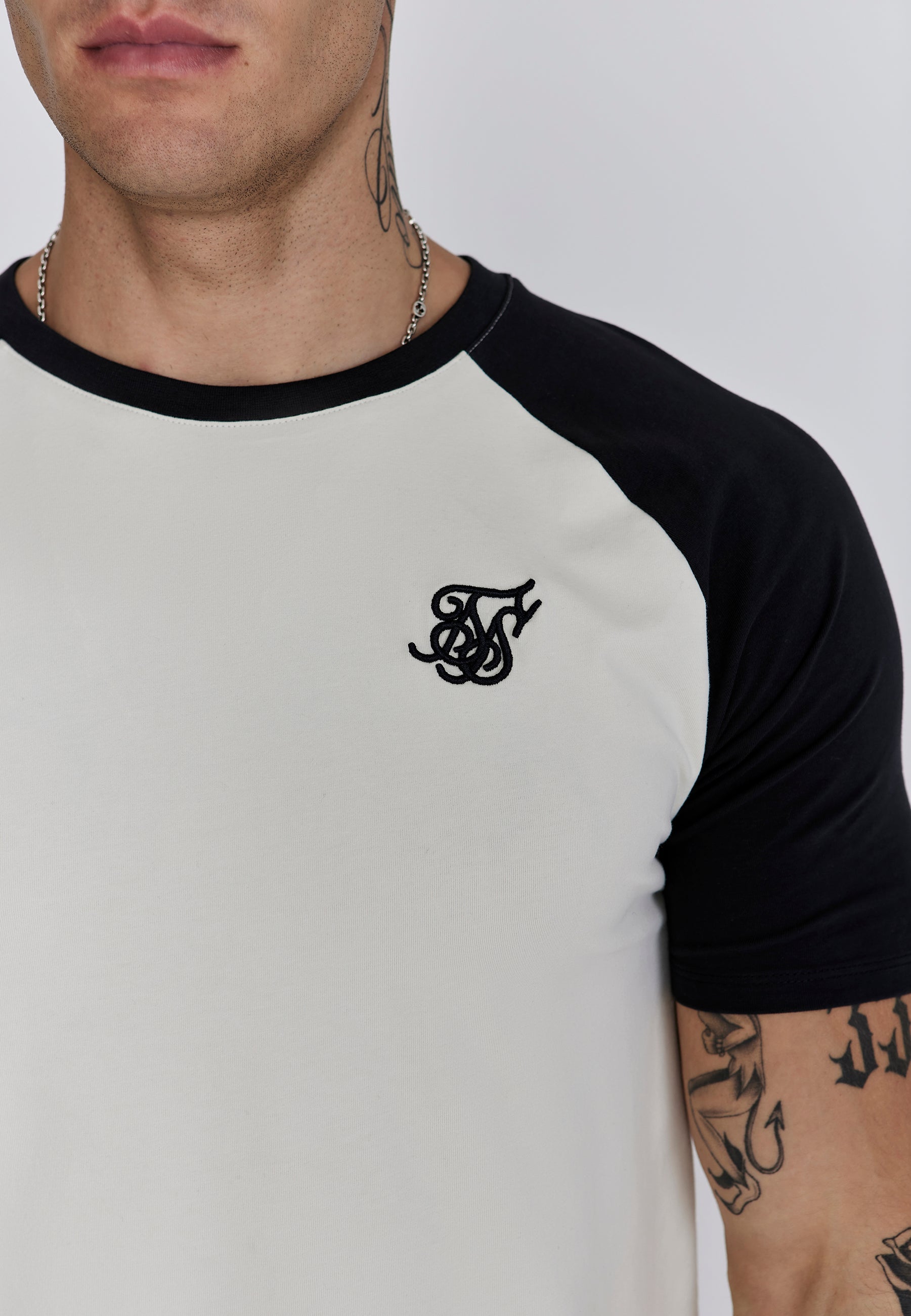 Maglietta Raglan in Ecru, Nero Magliette SikSilk