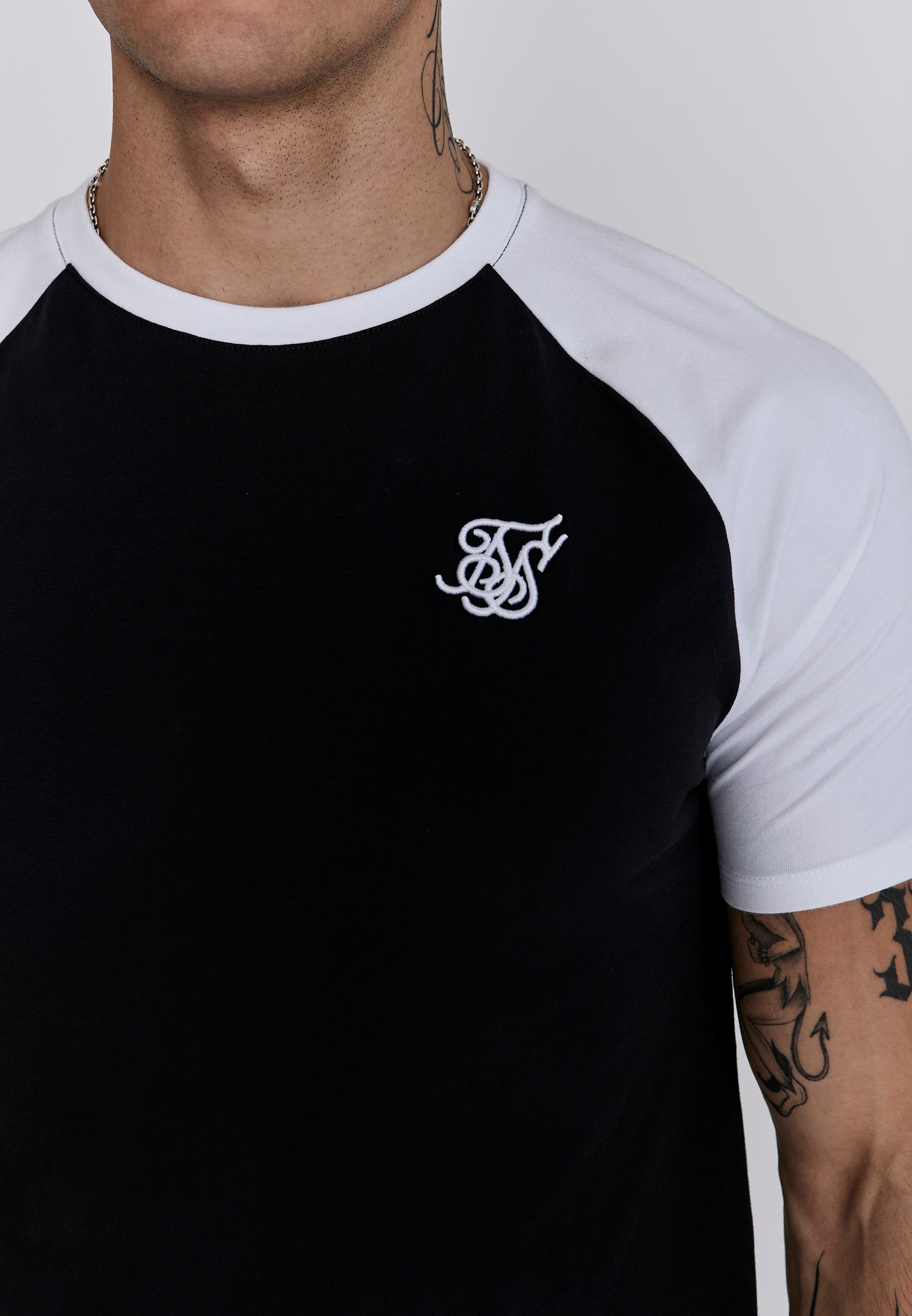 Maglietta Raglan in Nero, Bianco Magliette SikSilk
