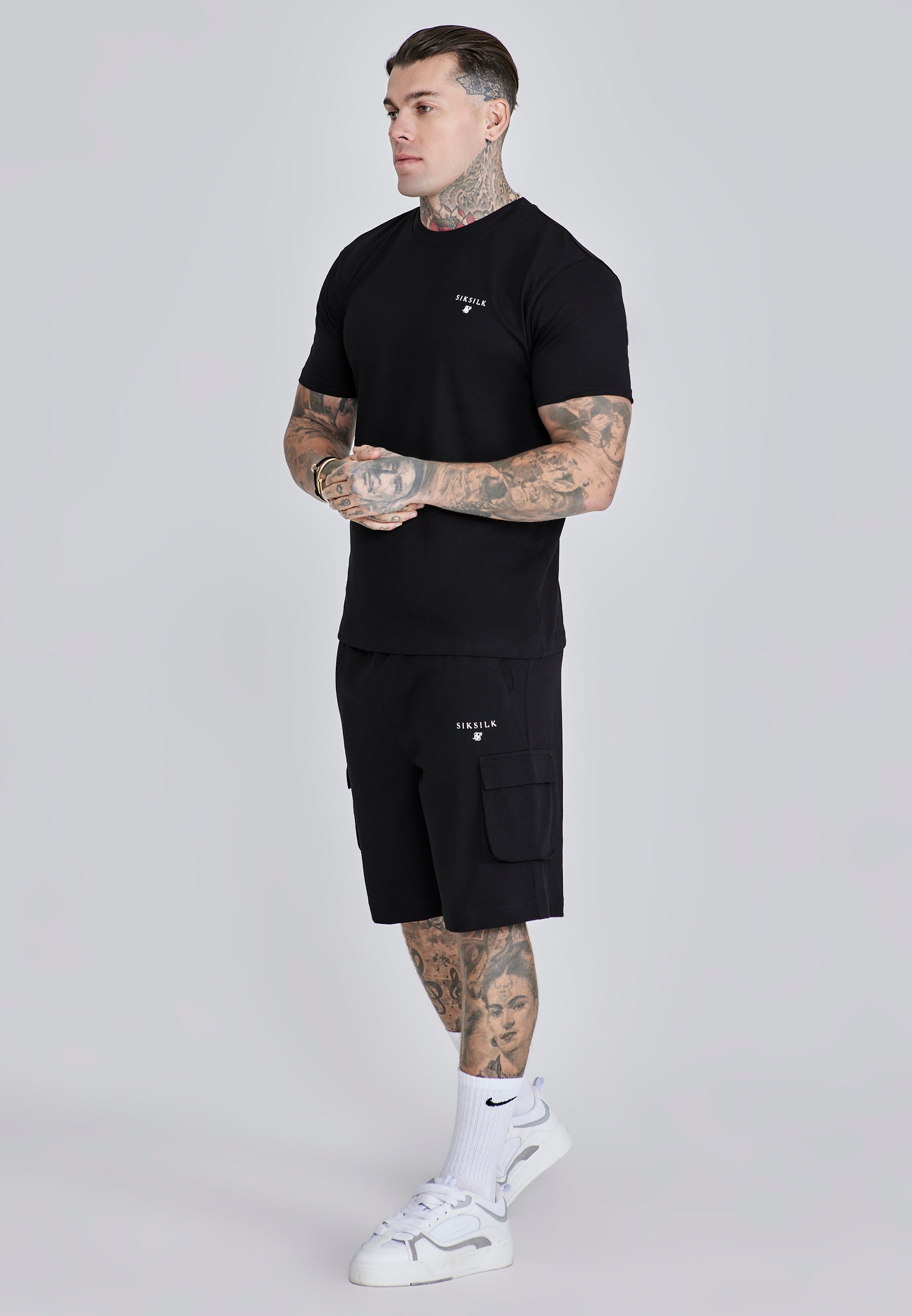 Set di maglietta e pantaloncini neri SikSilk