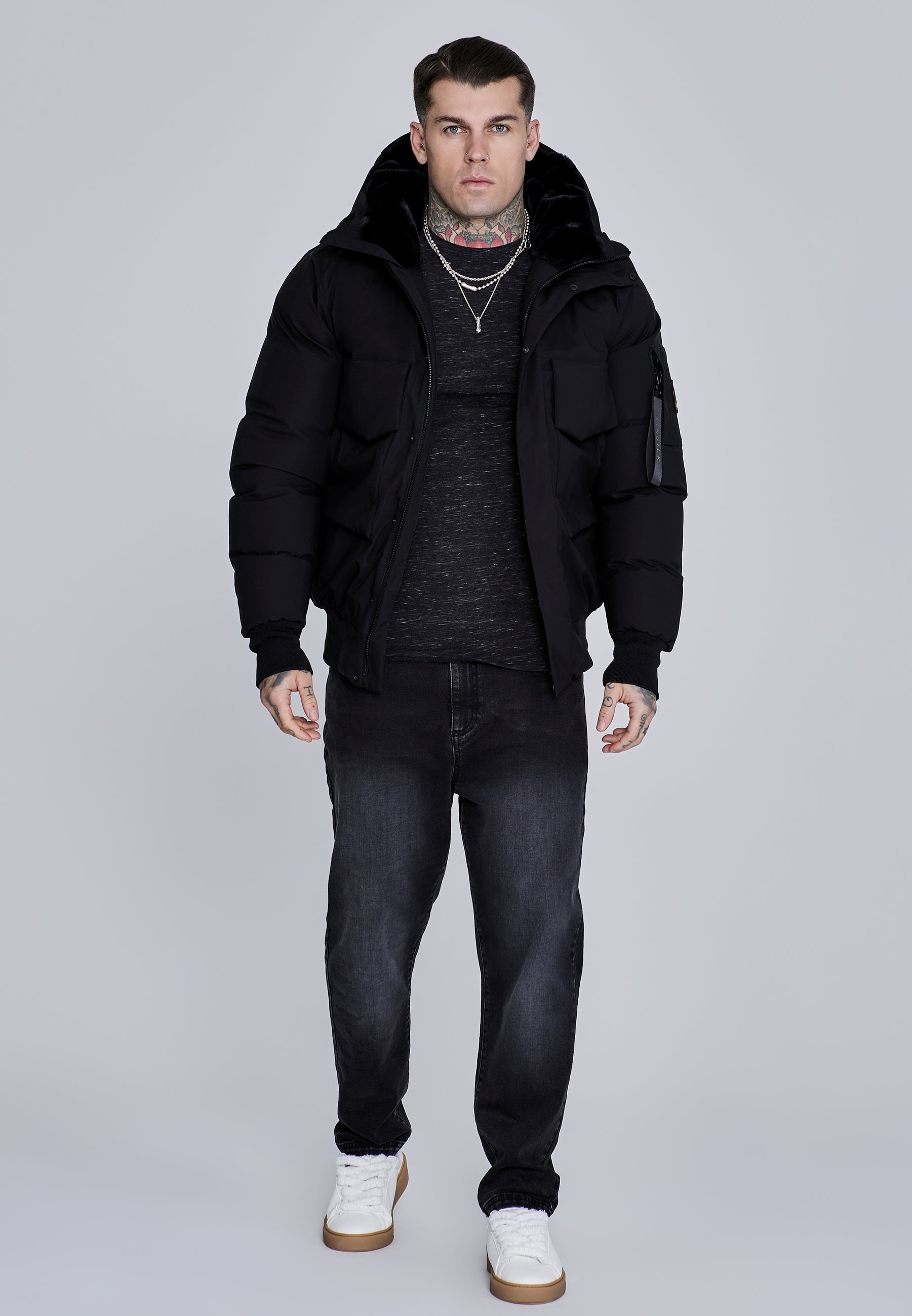 Giacca bomber con cappuccio in nero Giacche SikSilk