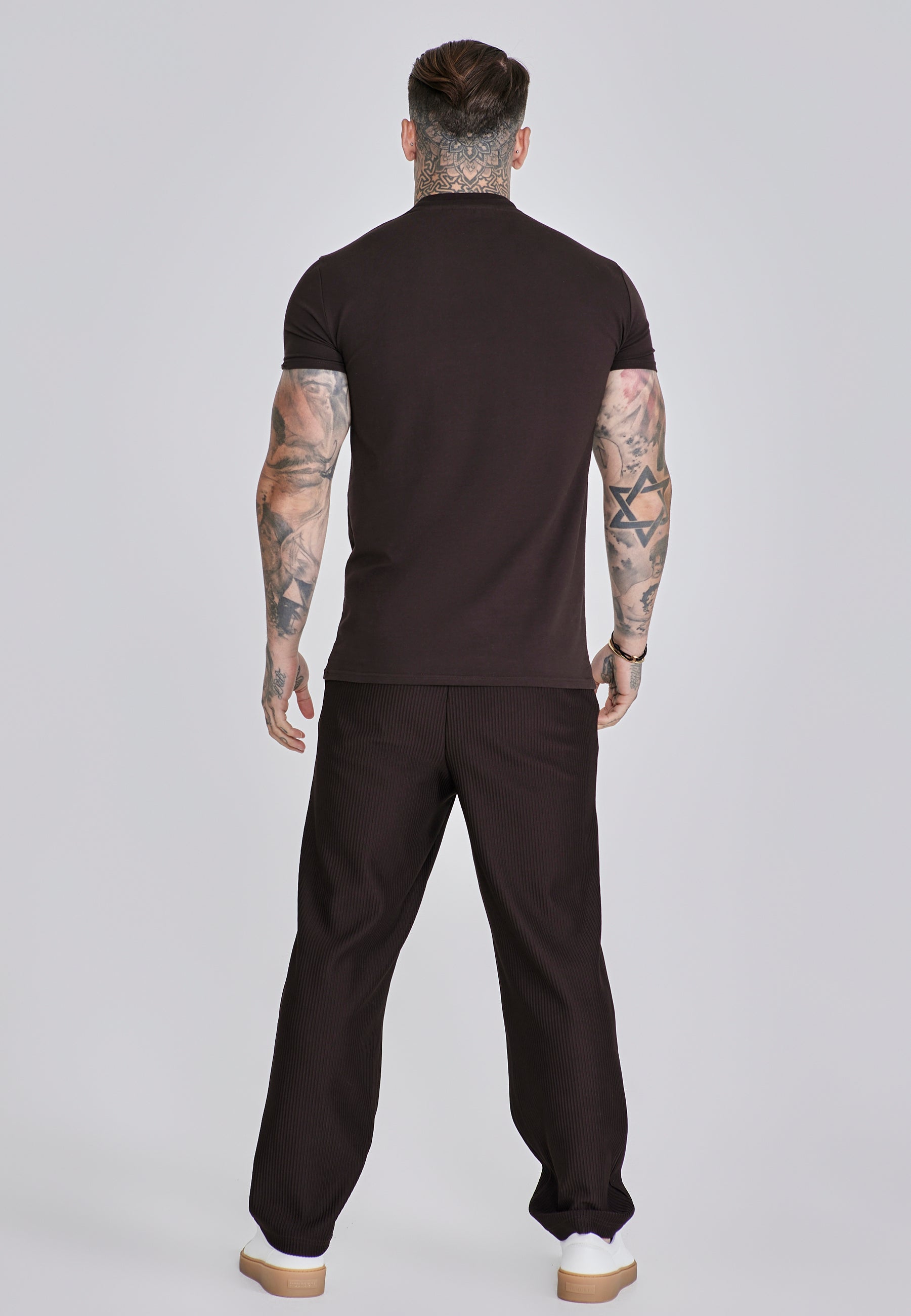 Maglietta Muscle Fit in marrone Magliette SikSilk