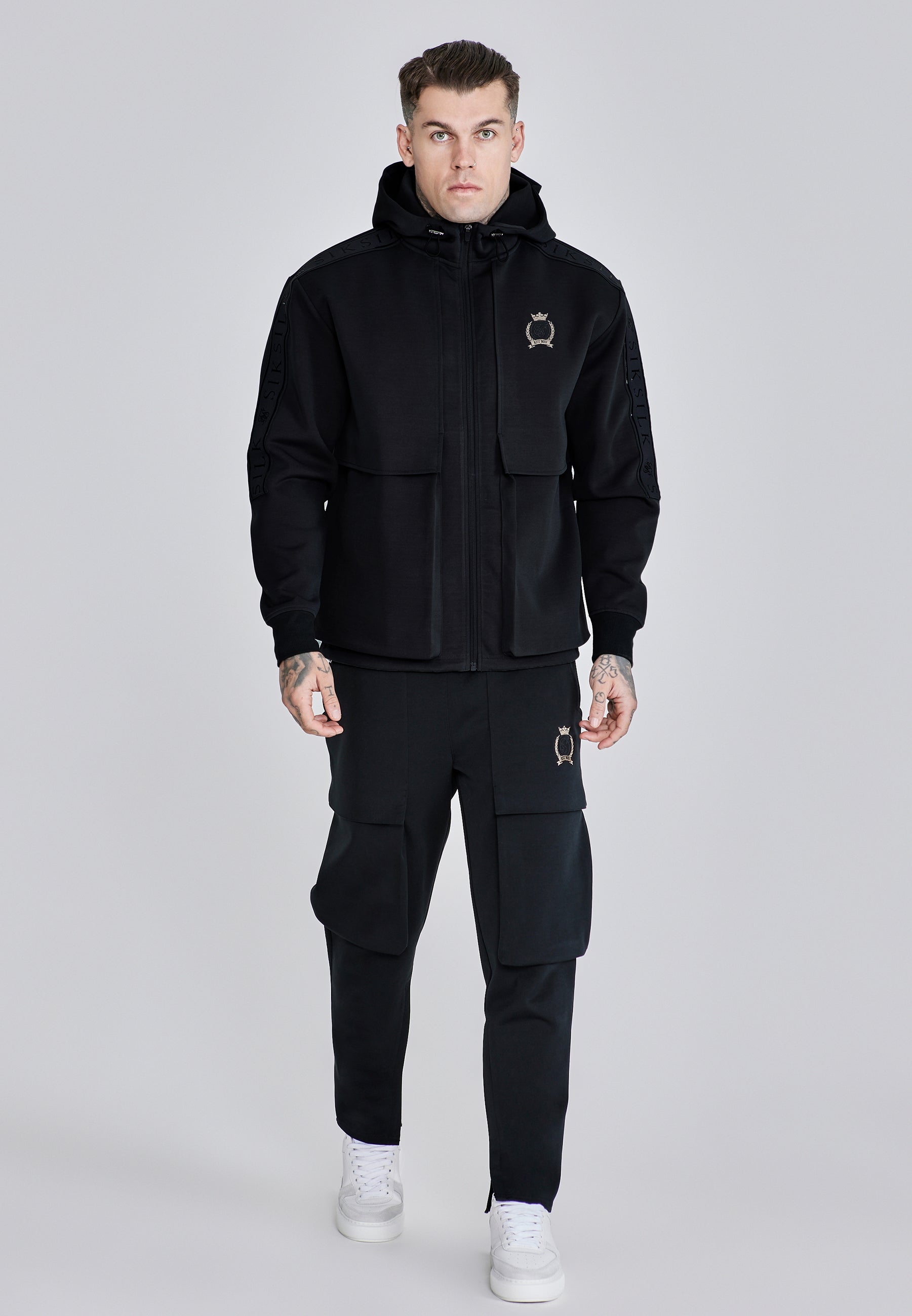 Felpa con cappuccio in nero Giacche SikSilk
