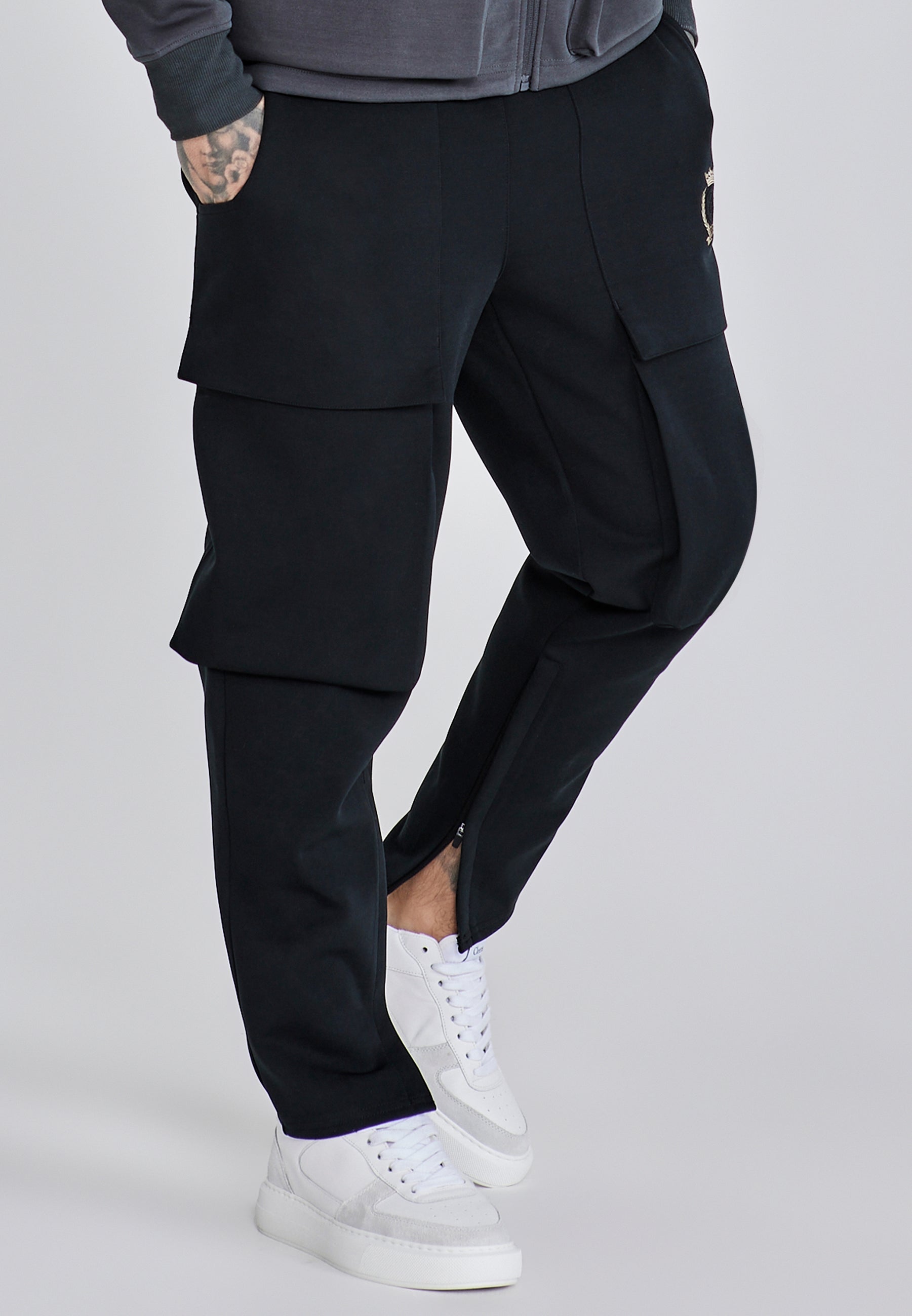 Pantaloni Utility in nero Pantaloni SikSilk