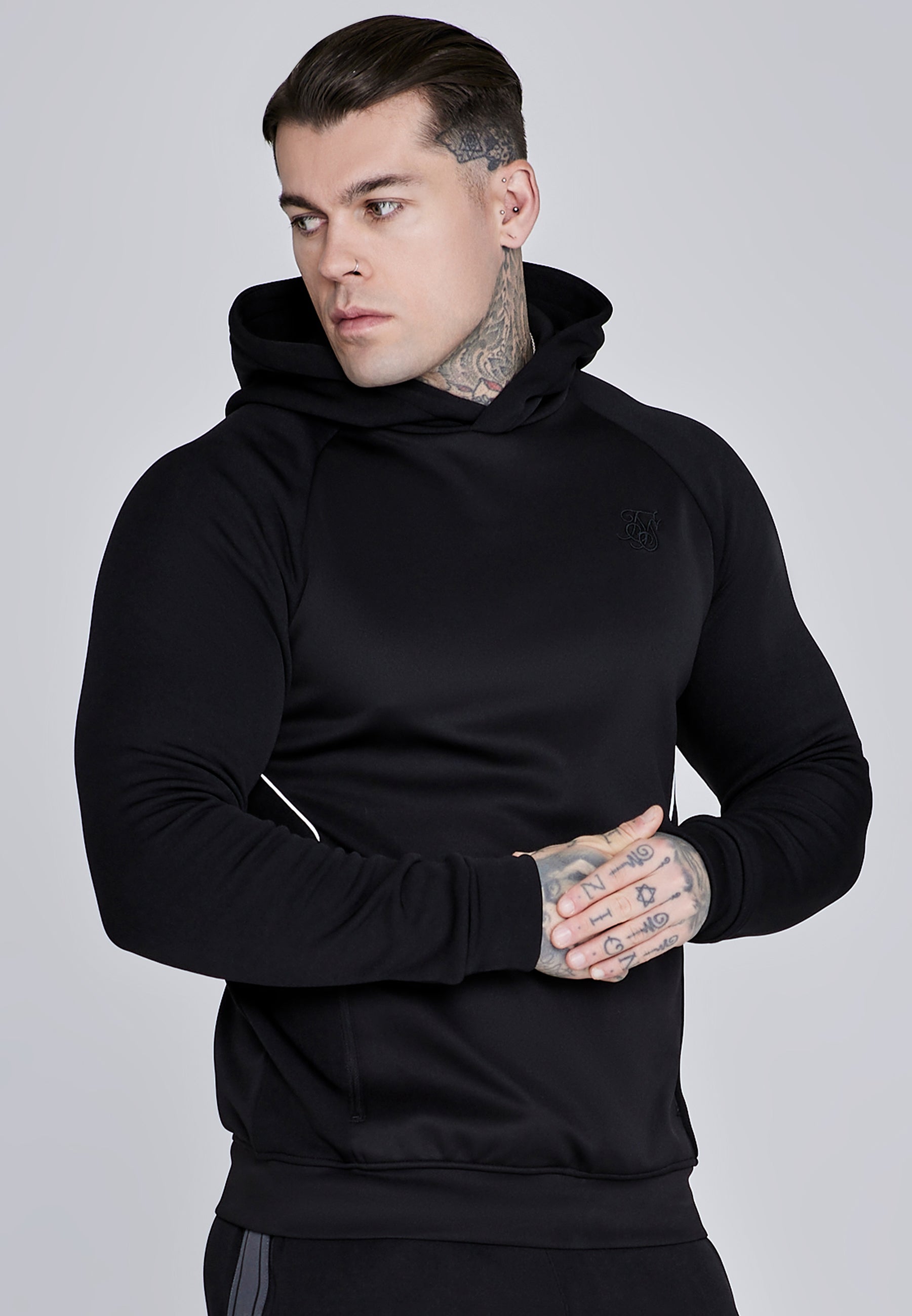 Felpa con cappuccio muscolare in nero Felpa con cappuccio SikSilk